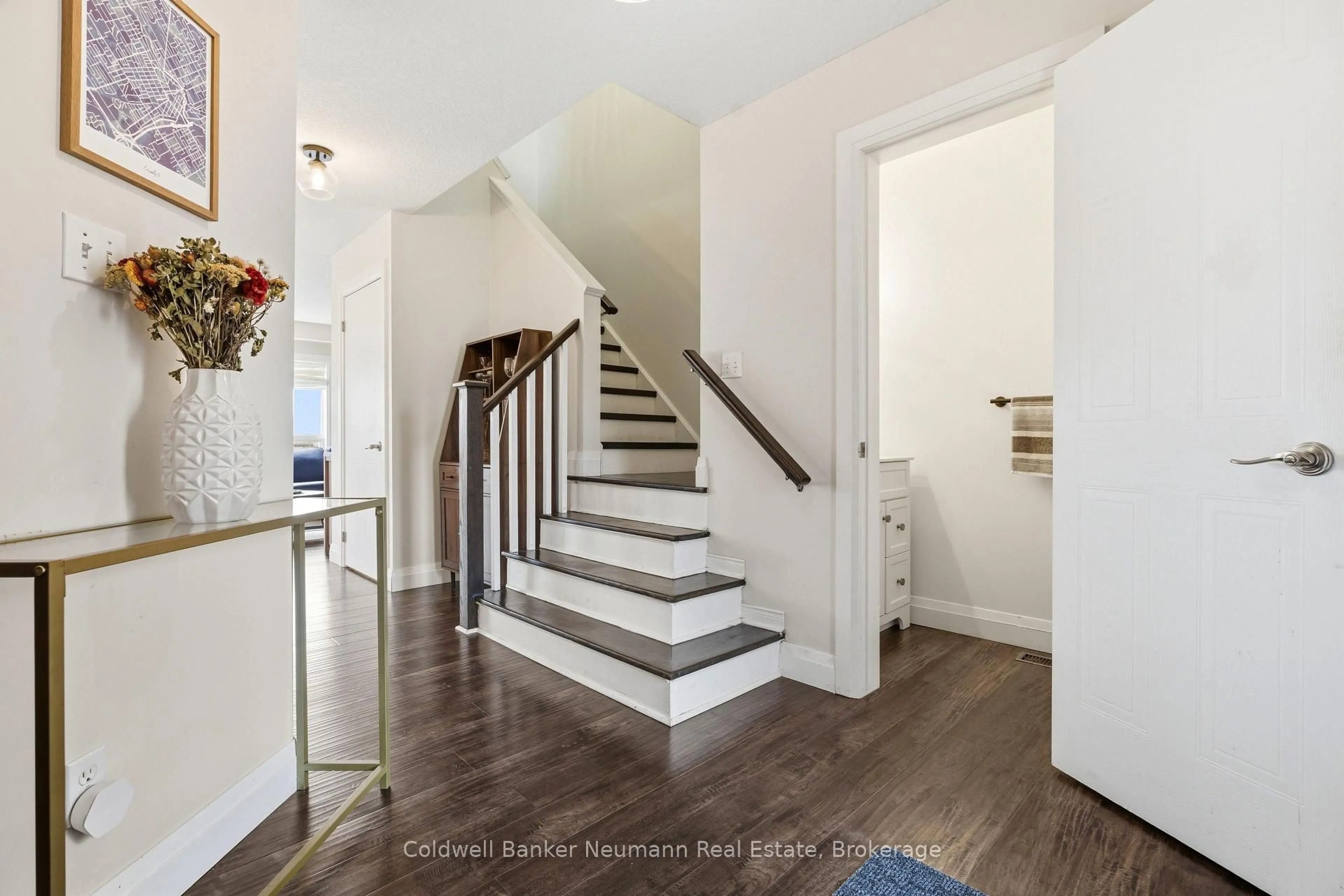 Indoor entryway for 88 Wilton Rd, Guelph Ontario N1E 7L7