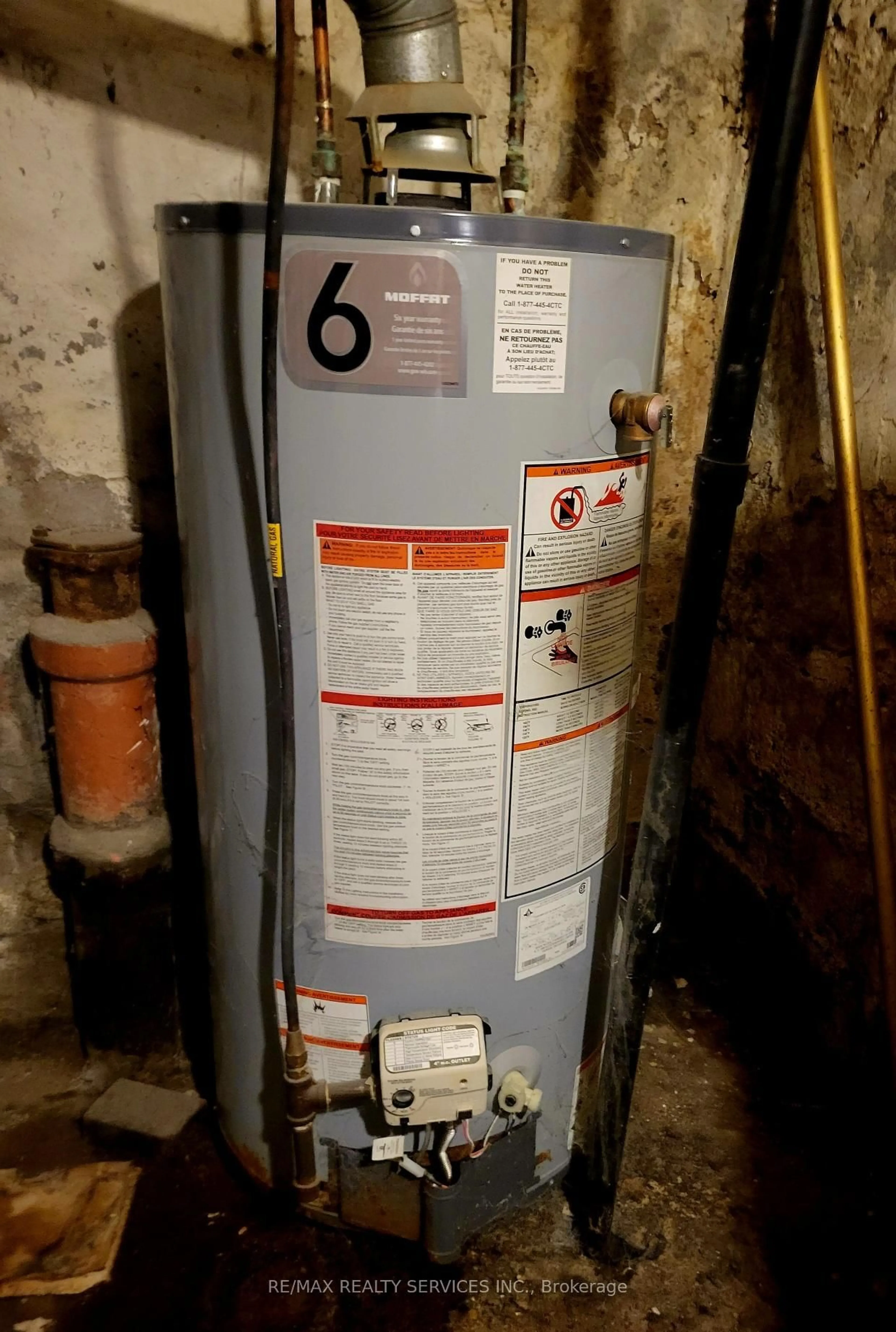 A pic of a room for 197 Sherman Ave, Hamilton Ontario L8L 6M8