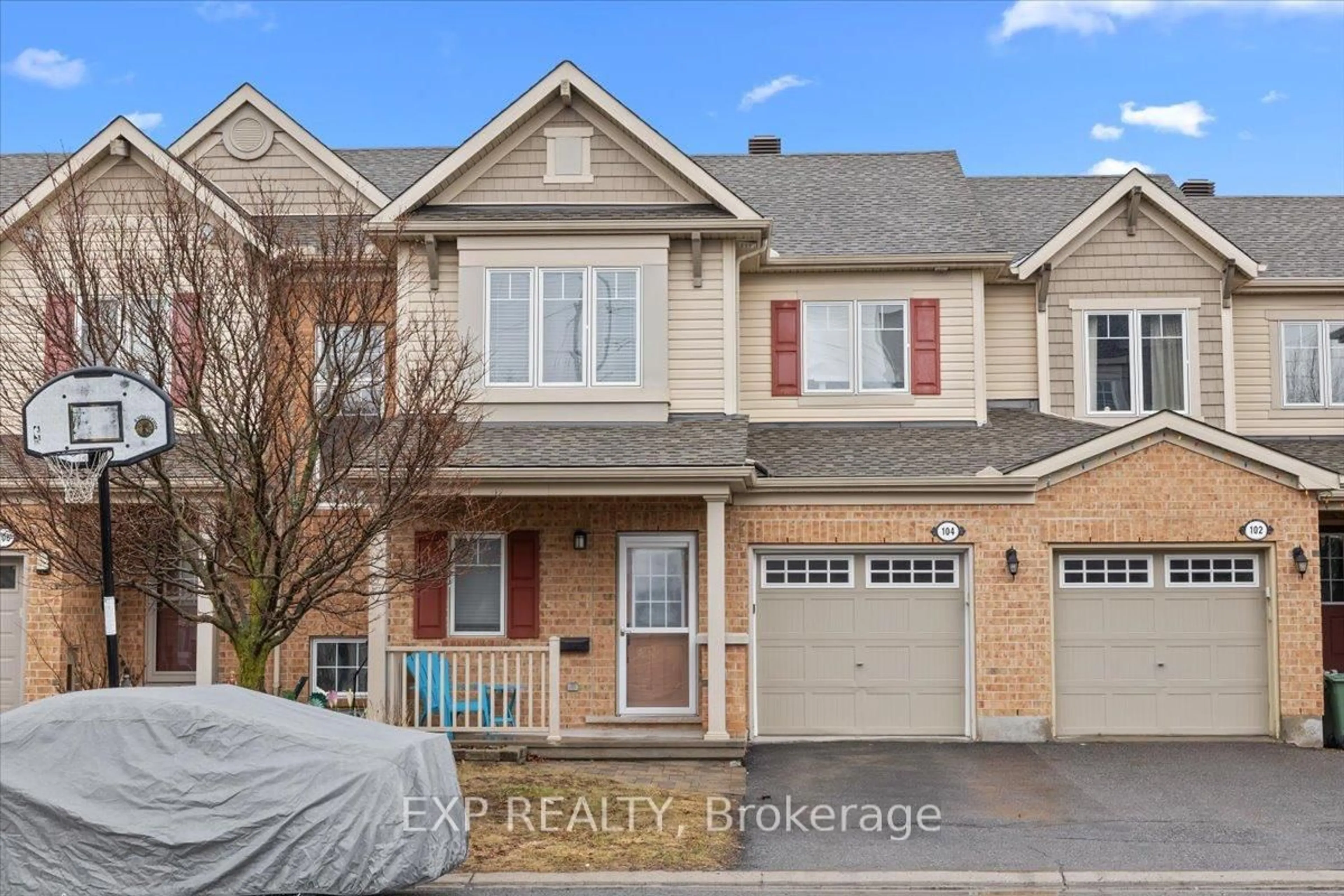 Unknown for 104 Harmattan Ave, Ottawa Ontario K2S 0E3