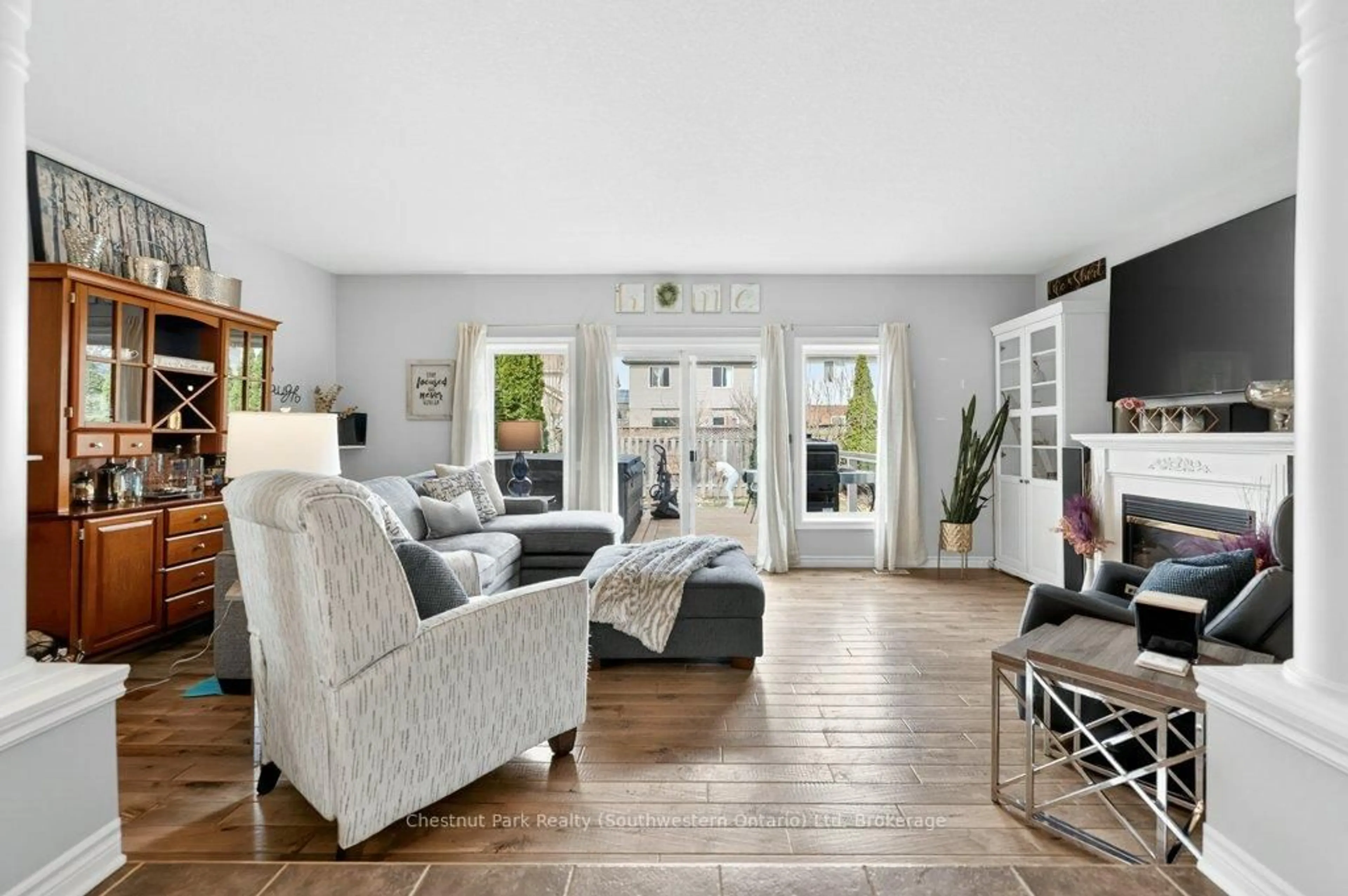 Living room with furniture, unknown for 157 Lynch Circ, Guelph Ontario N1L 1R7