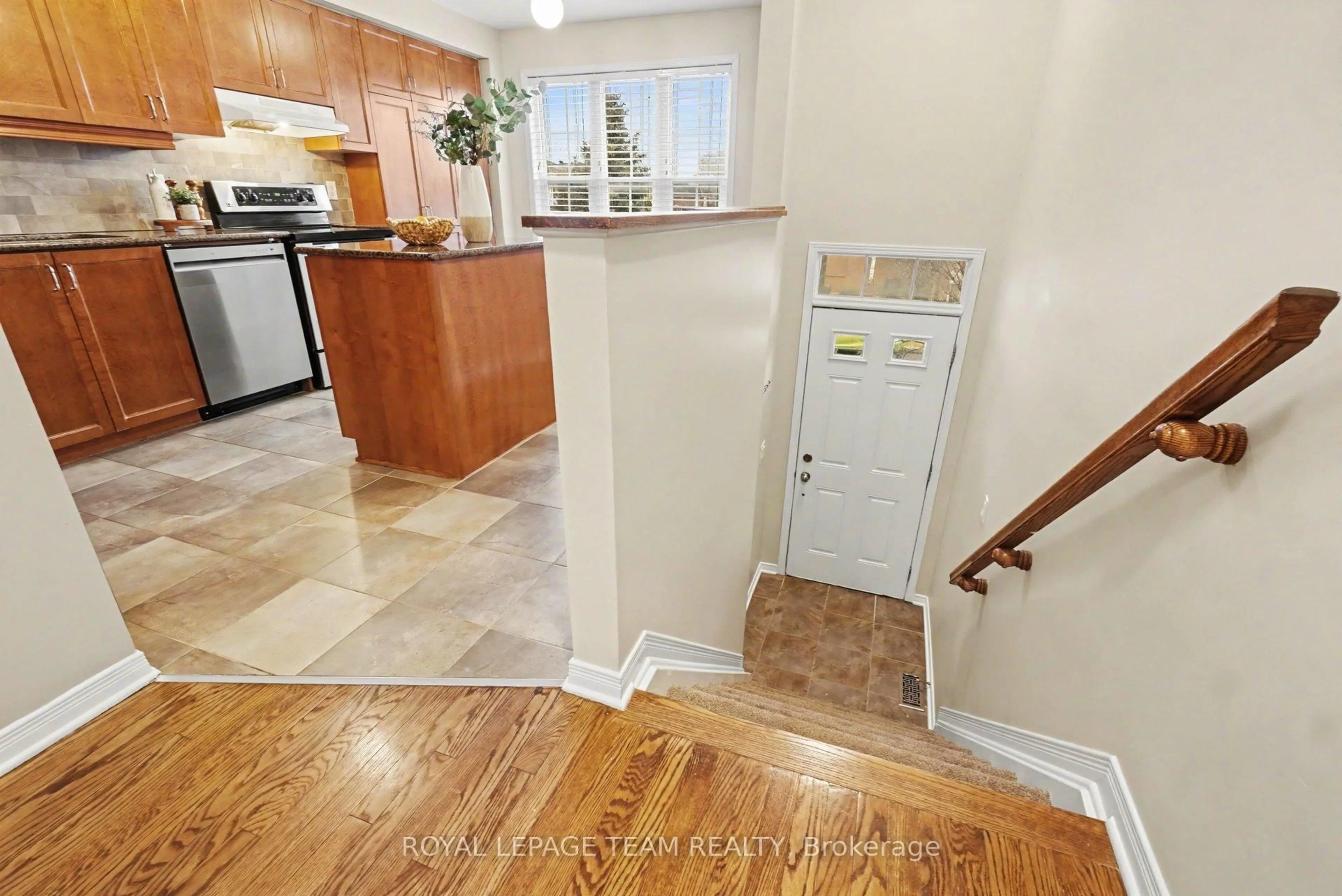 Unknown for 175 Scout St, Ottawa Ontario K2C 4E2