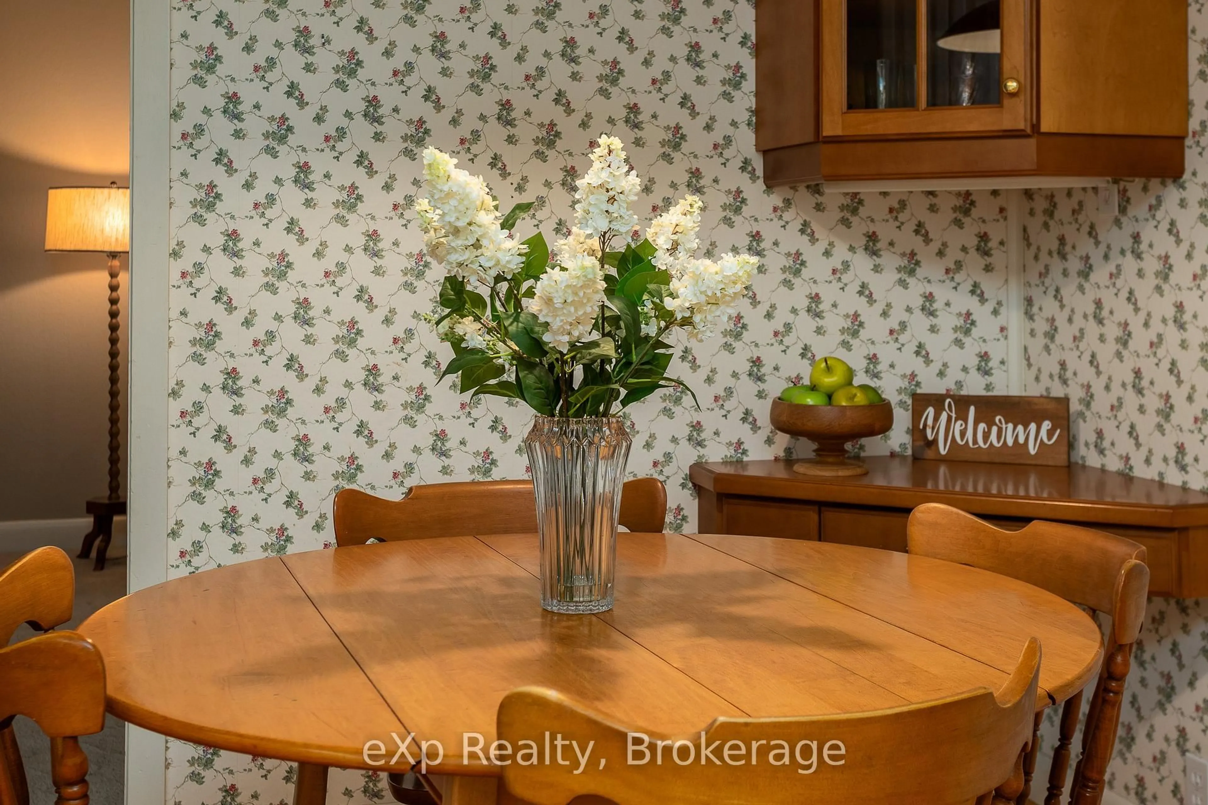 Dining room, wood/laminate floor for 570 7th St, Owen Sound Ontario N4K 3L6