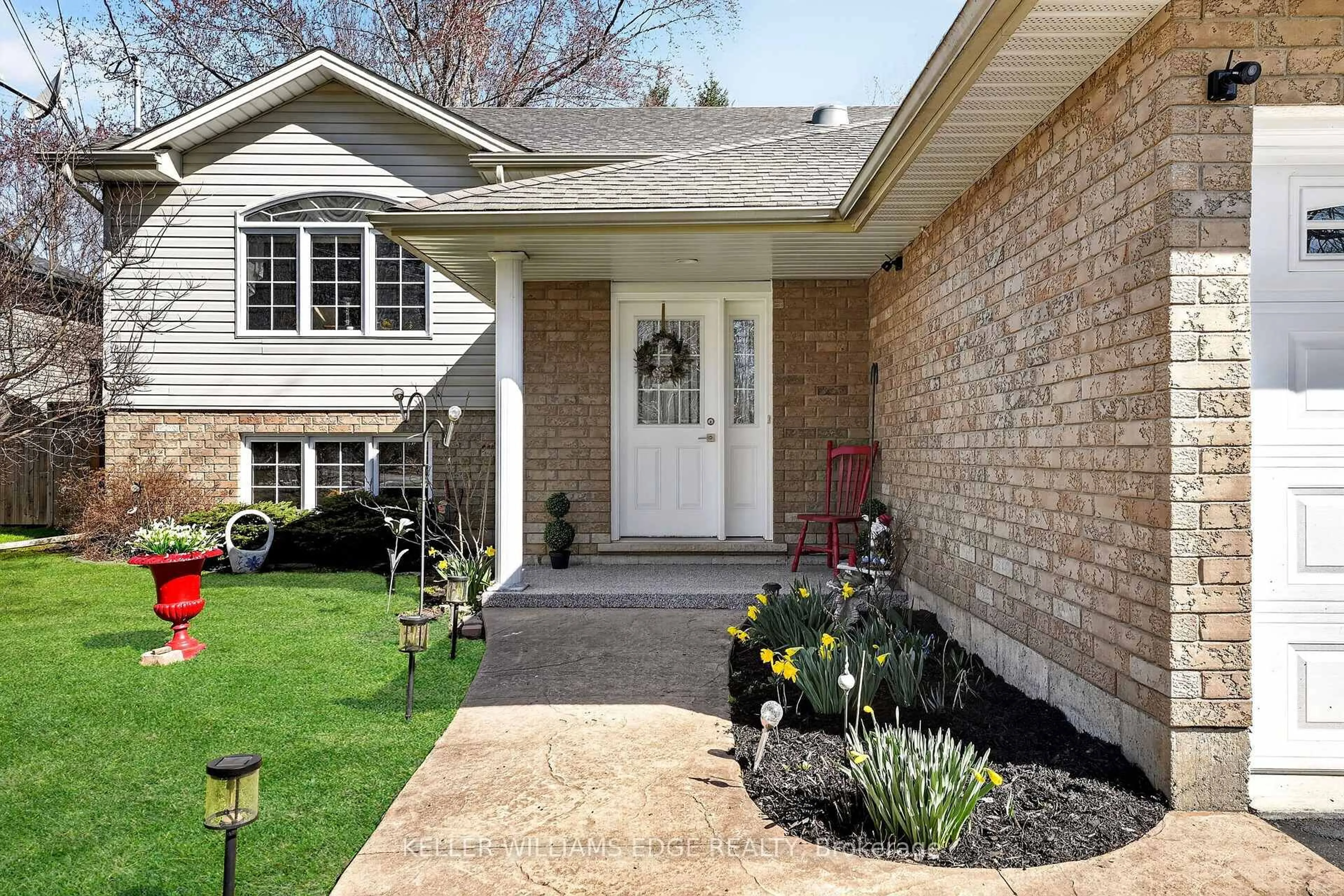 Home with brick exterior material, street for 3276 Jewell Ave, Fort Erie Ontario L0S 1N0