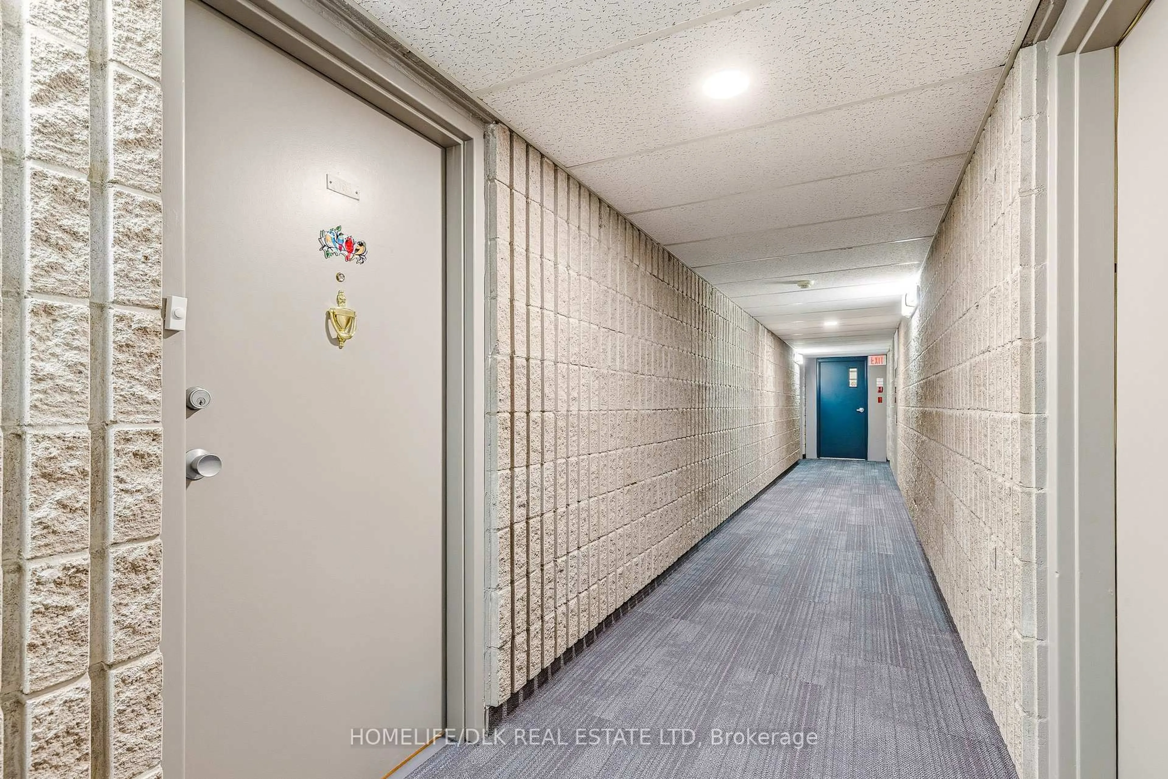 Indoor foyer for 3 Apple St #303, Brockville Ontario K6V 4X5