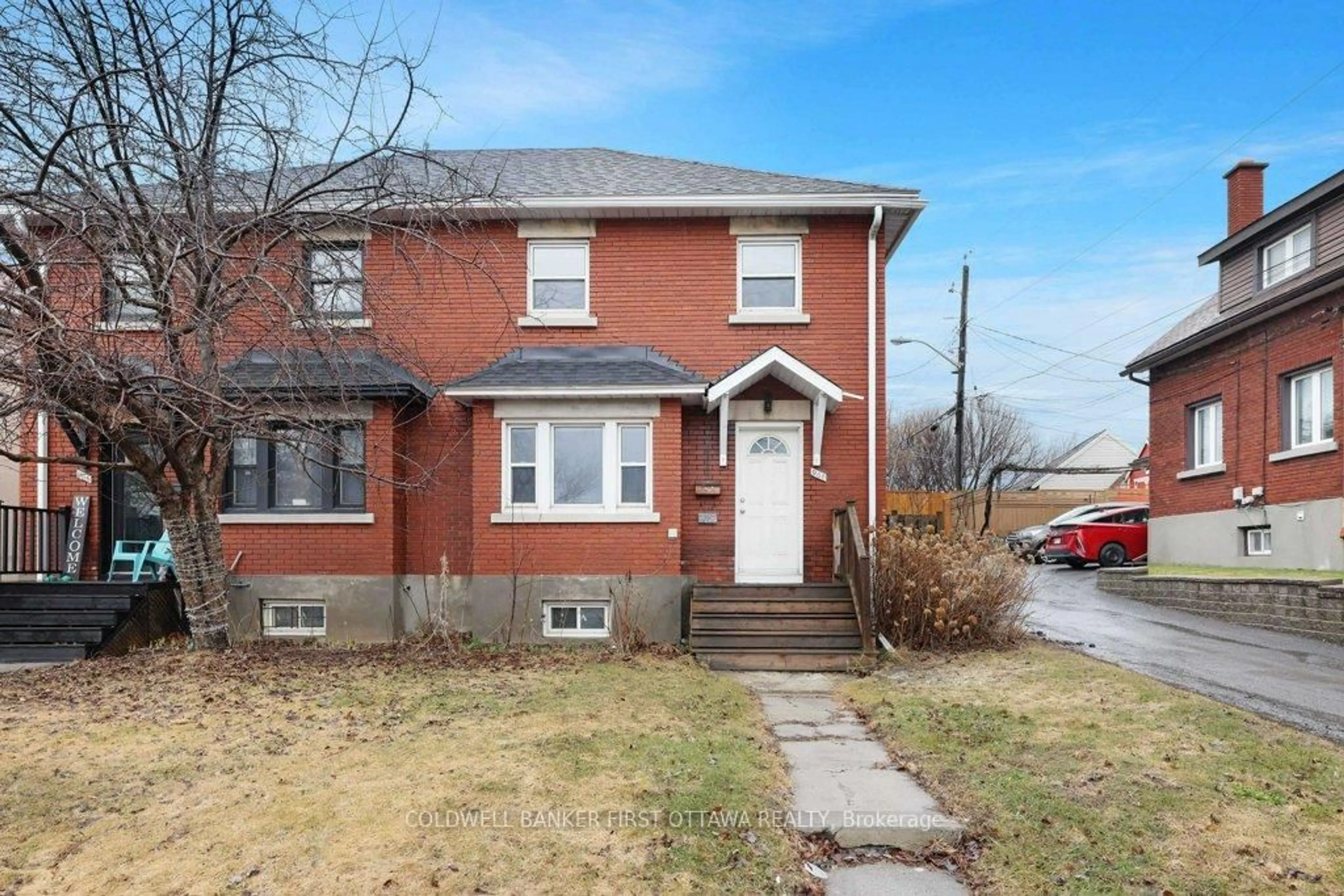 Home with brick exterior material, street for 968 Gladstone Ave, Ottawa Ontario K1Y 3E7