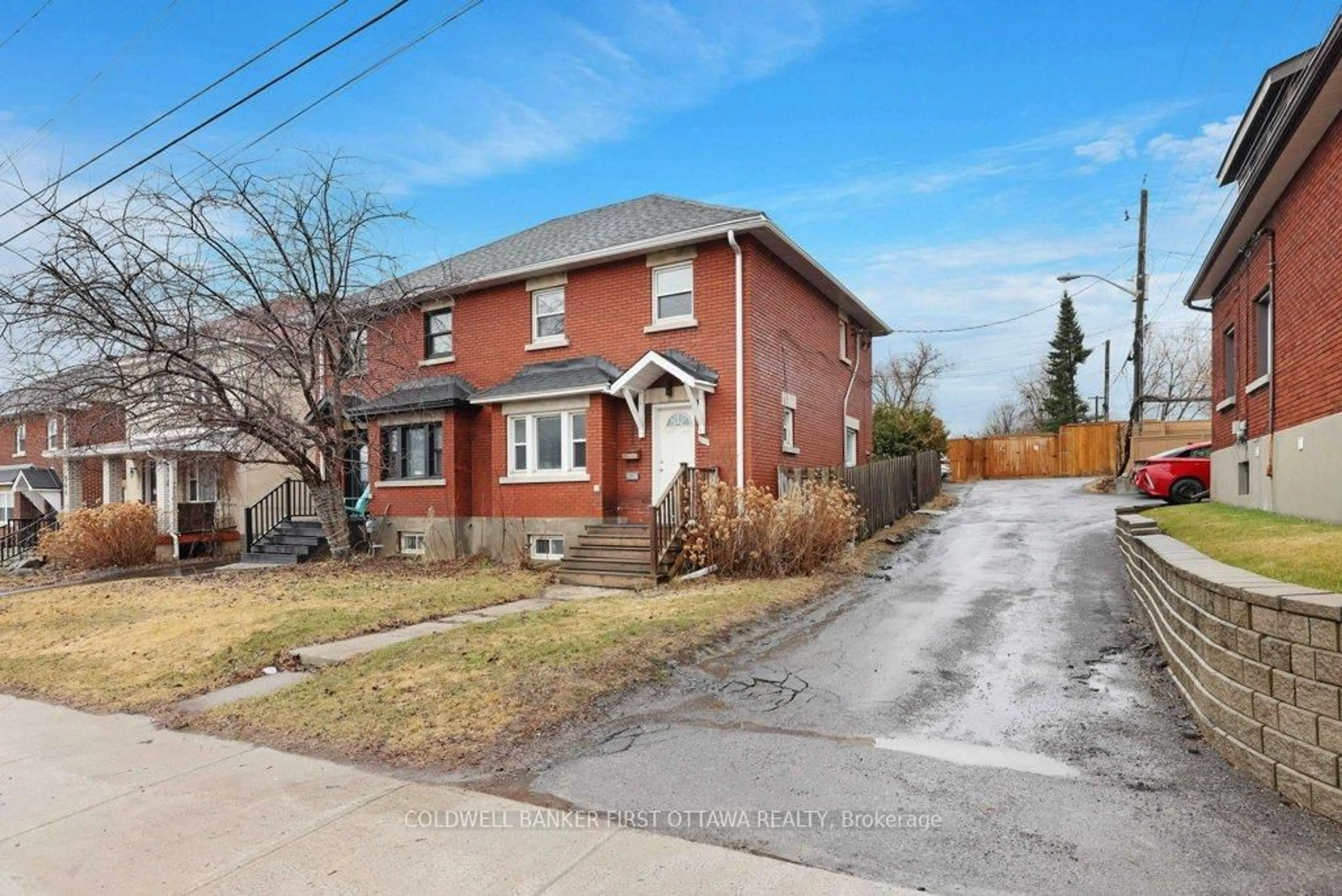 Home with brick exterior material, street for 968 Gladstone Ave, Ottawa Ontario K1Y 3E7