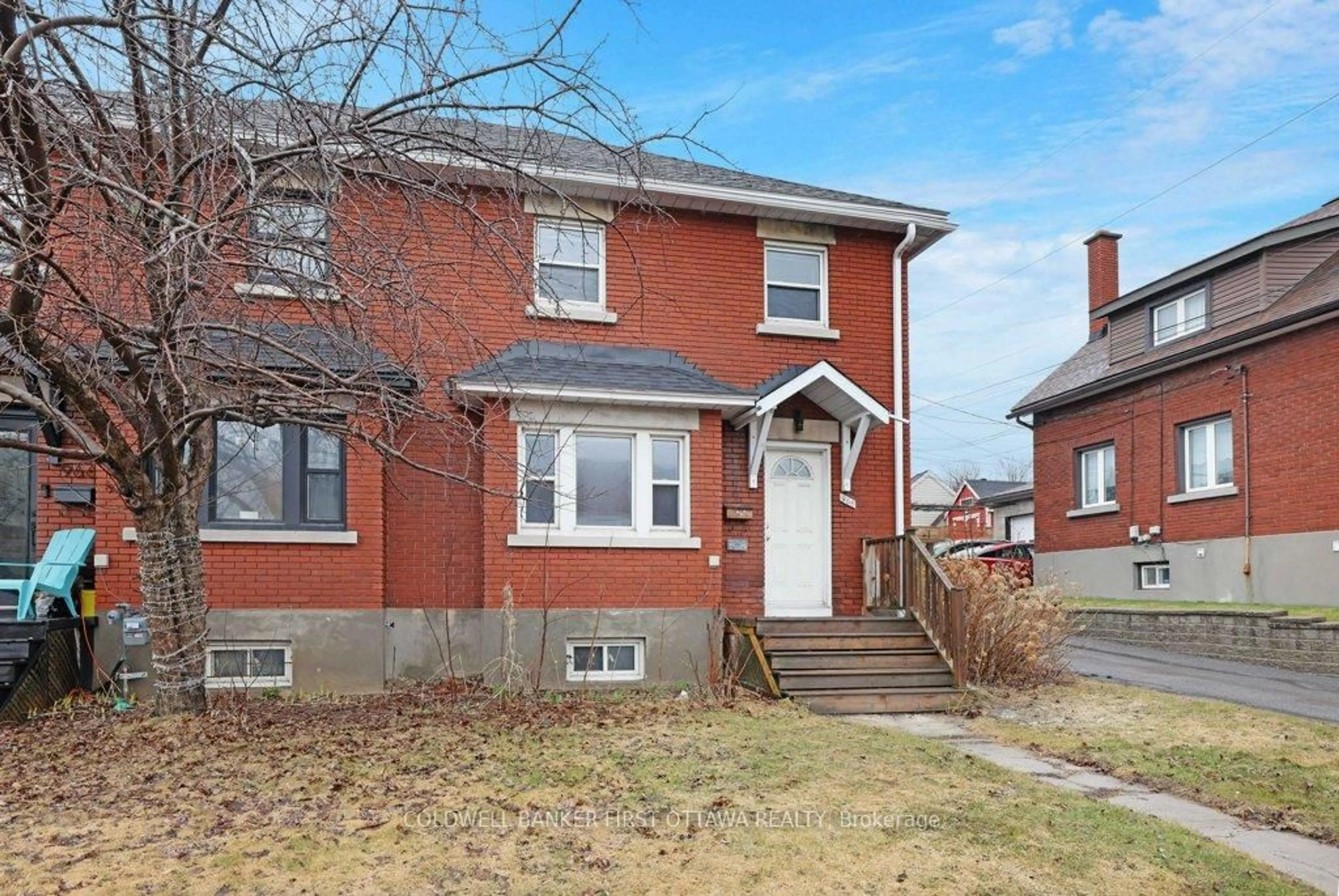 Home with brick exterior material, street for 968 Gladstone Ave, Ottawa Ontario K1Y 3E7