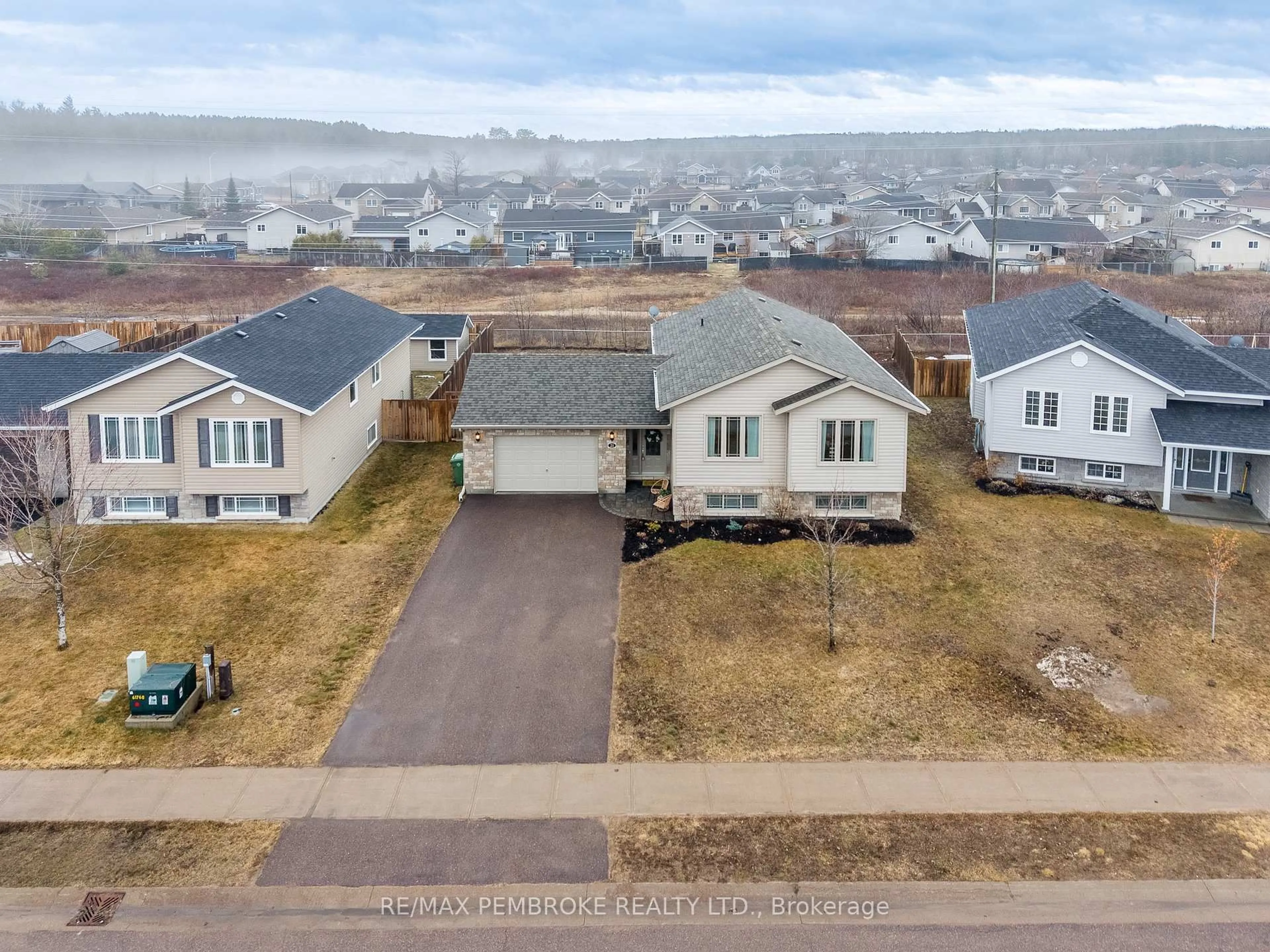 A pic from outside/outdoor area/front of a property/back of a property/a pic from drone, water/lake/river/ocean view for 21 Newport Dr, Petawawa Ontario K8H 0C9