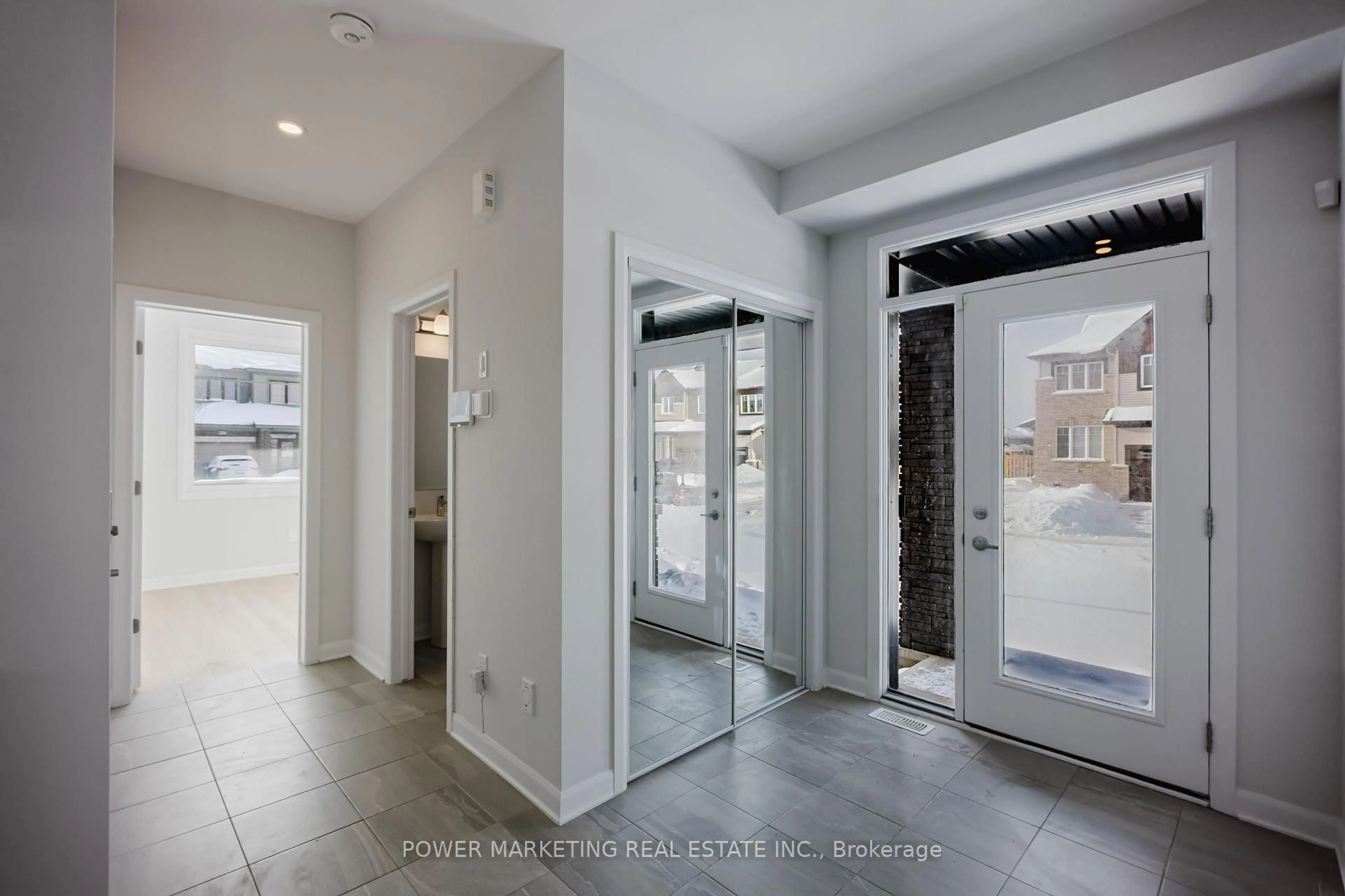 Indoor entryway for 339 BLOSSOM PASS Terr, Ottawa Ontario K4A 5P2