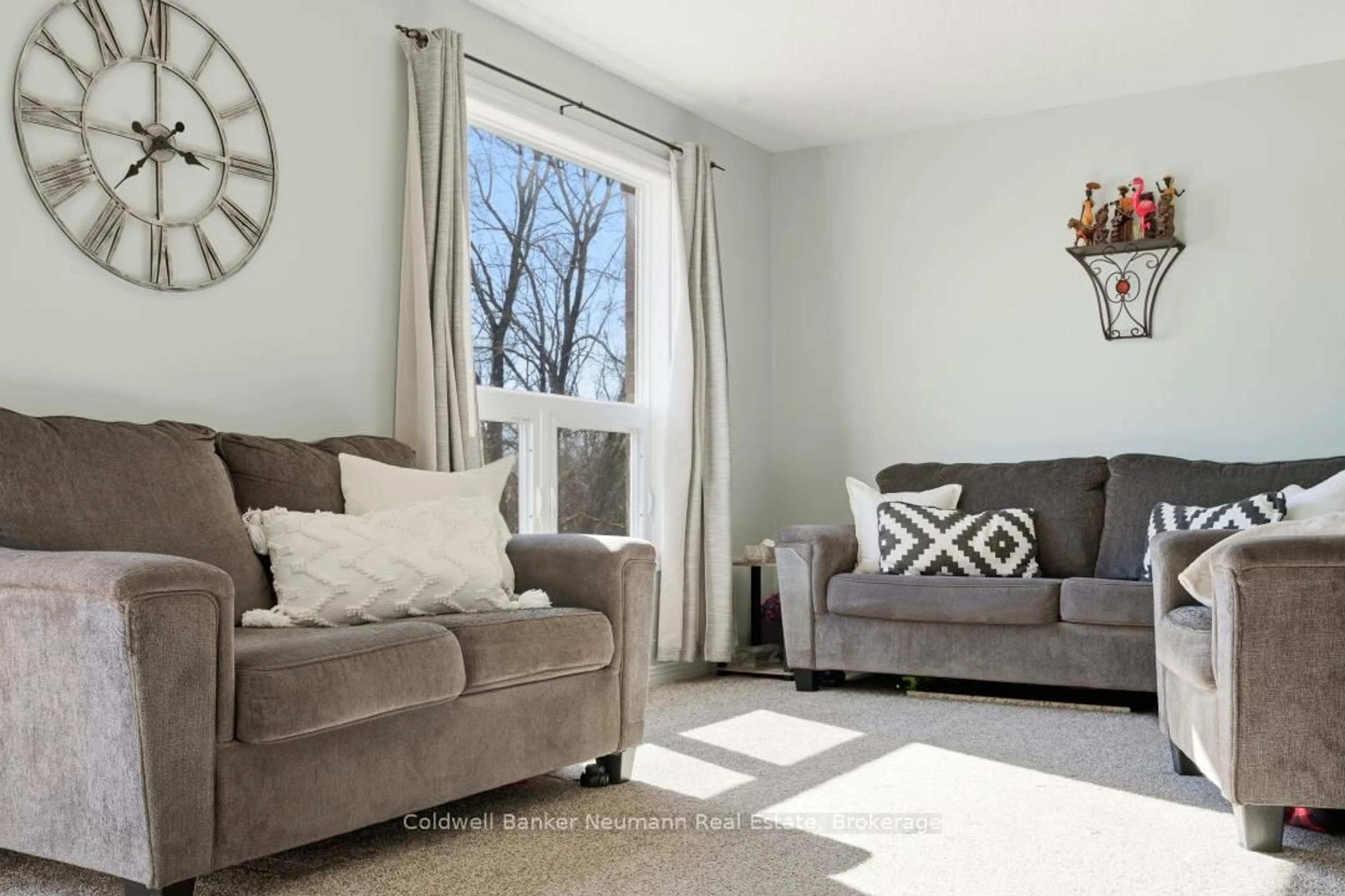 Living room with furniture, unknown for 67 Cedarvale Ave, Guelph Ontario N1E 6Y3