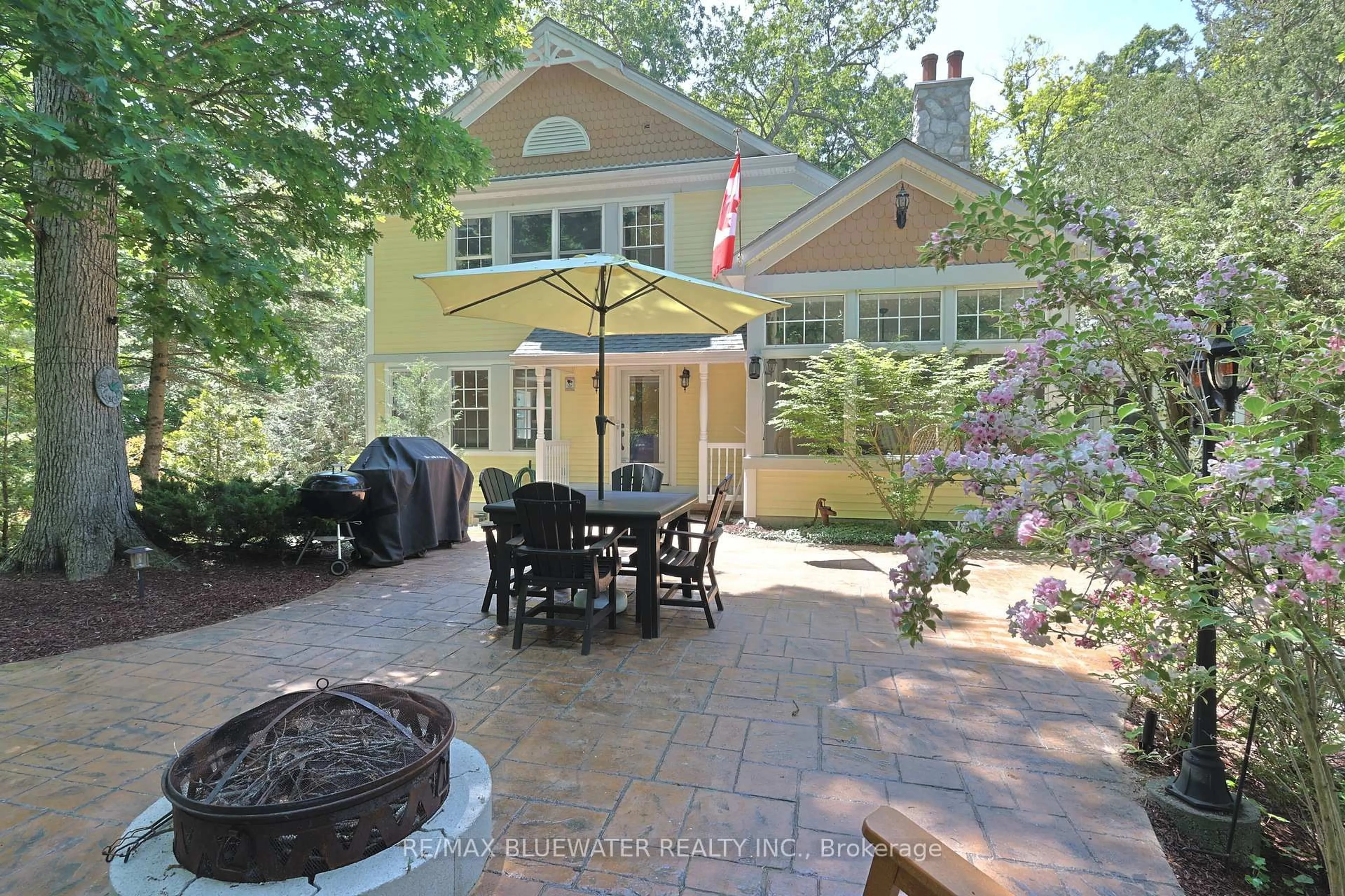 Patio, street for 5 PHILLIP St, South Huron Ontario N0M 1T0