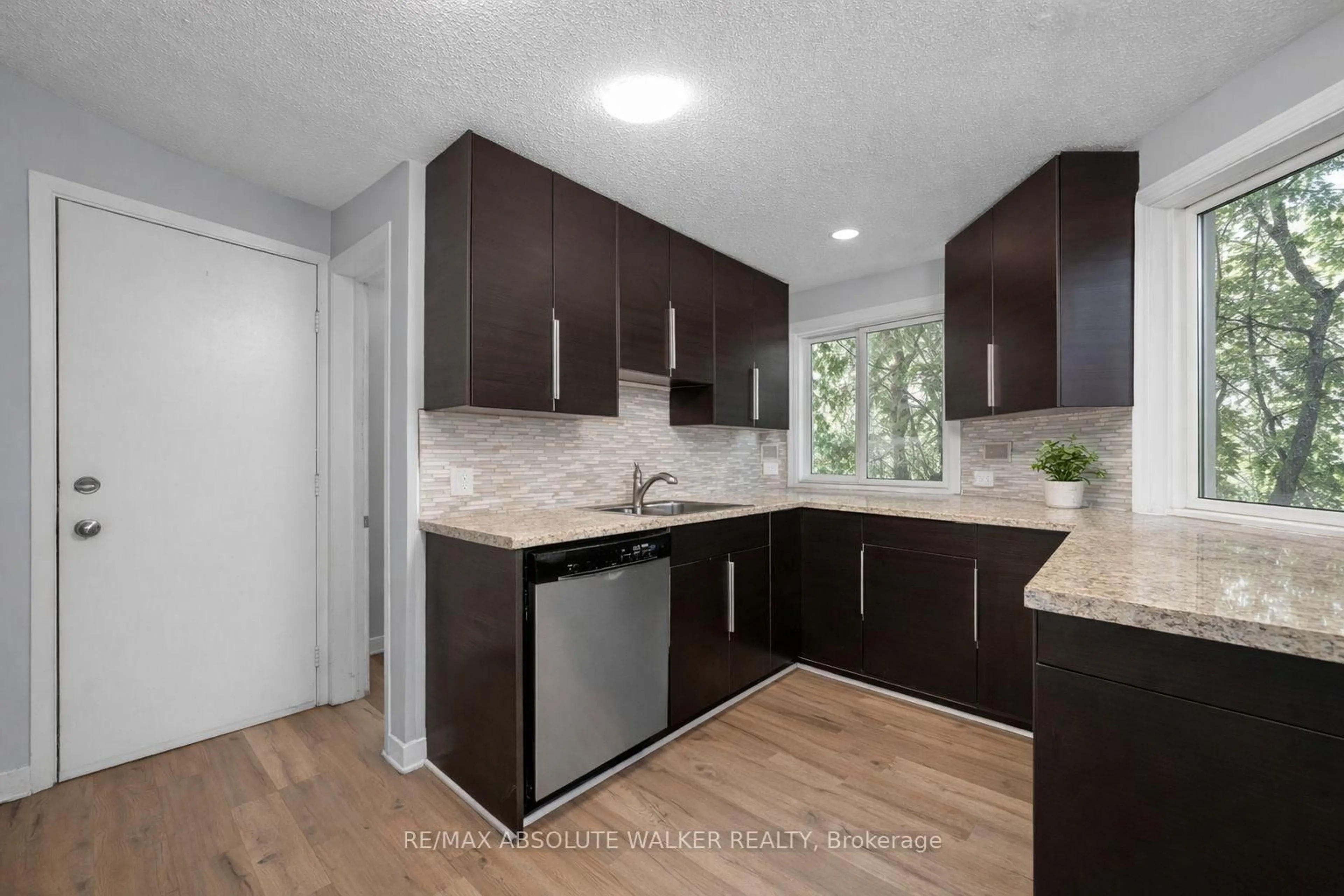 Unknown for 375 St. Denis St, Ottawa Ontario K1L 5H8