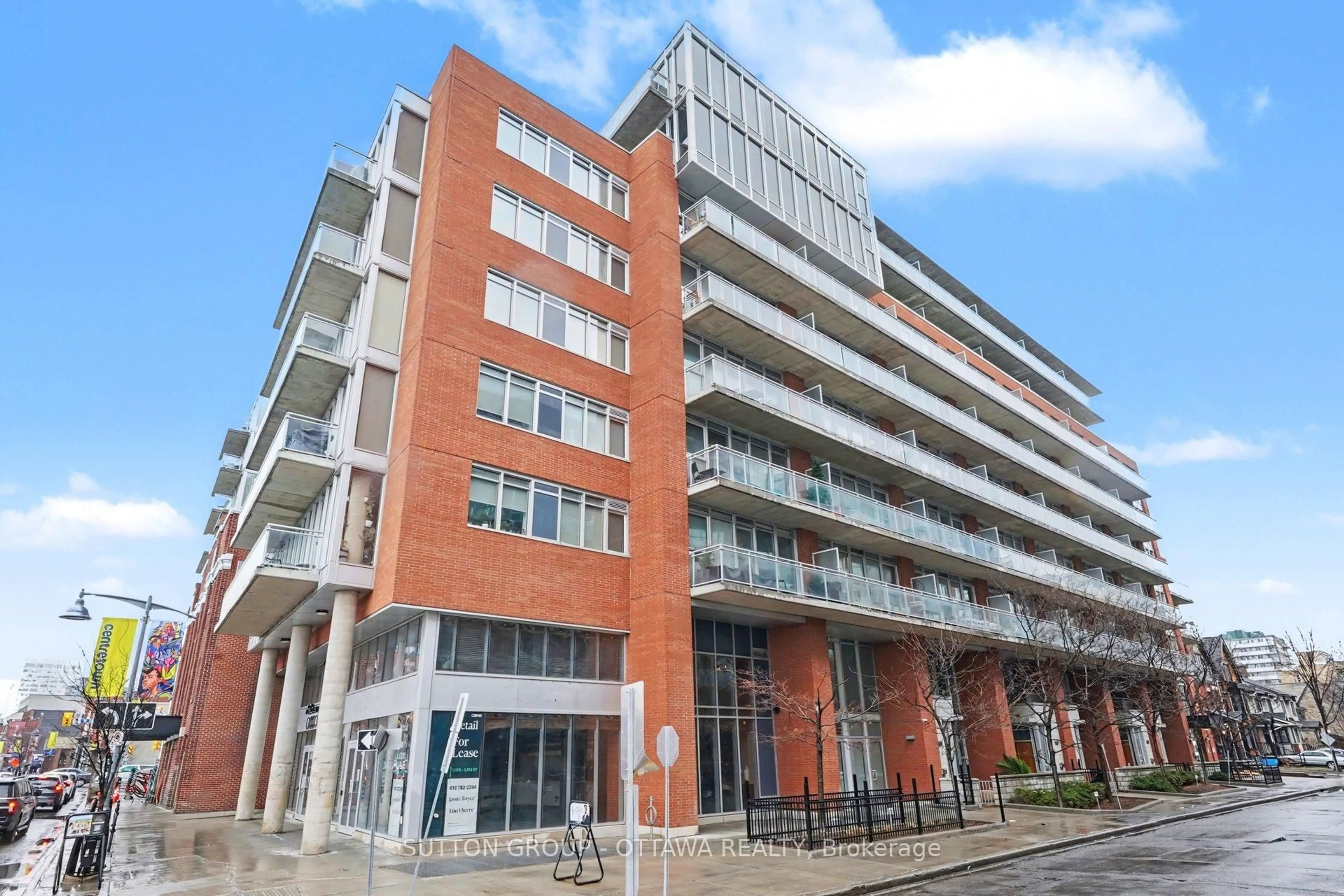 Unknown for 354 Gladstone Ave #323, Ottawa Ontario K2P 0R4