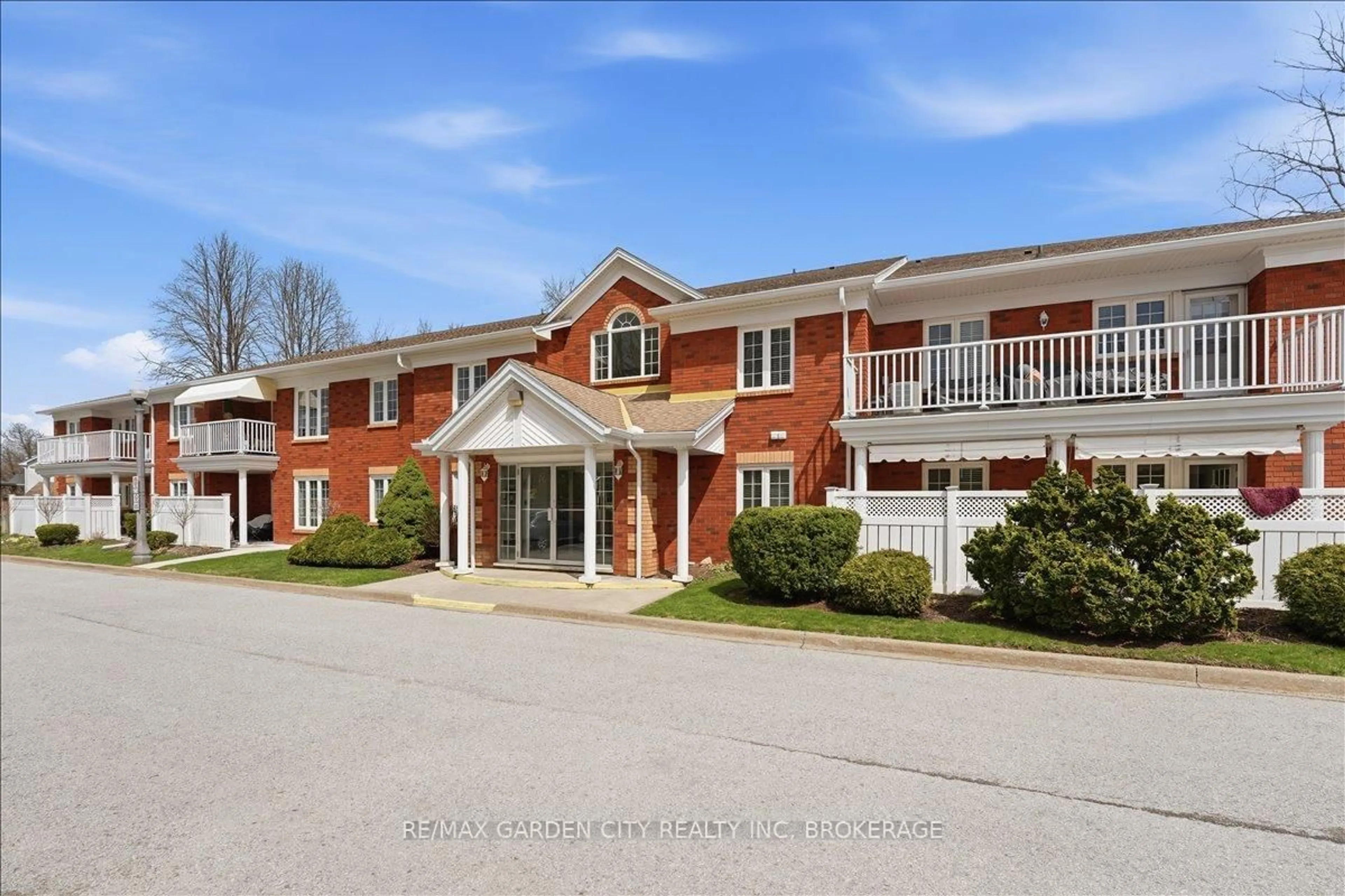 Unknown for 433 LINWELL Rd #104, St. Catharines Ontario L2M 2P5