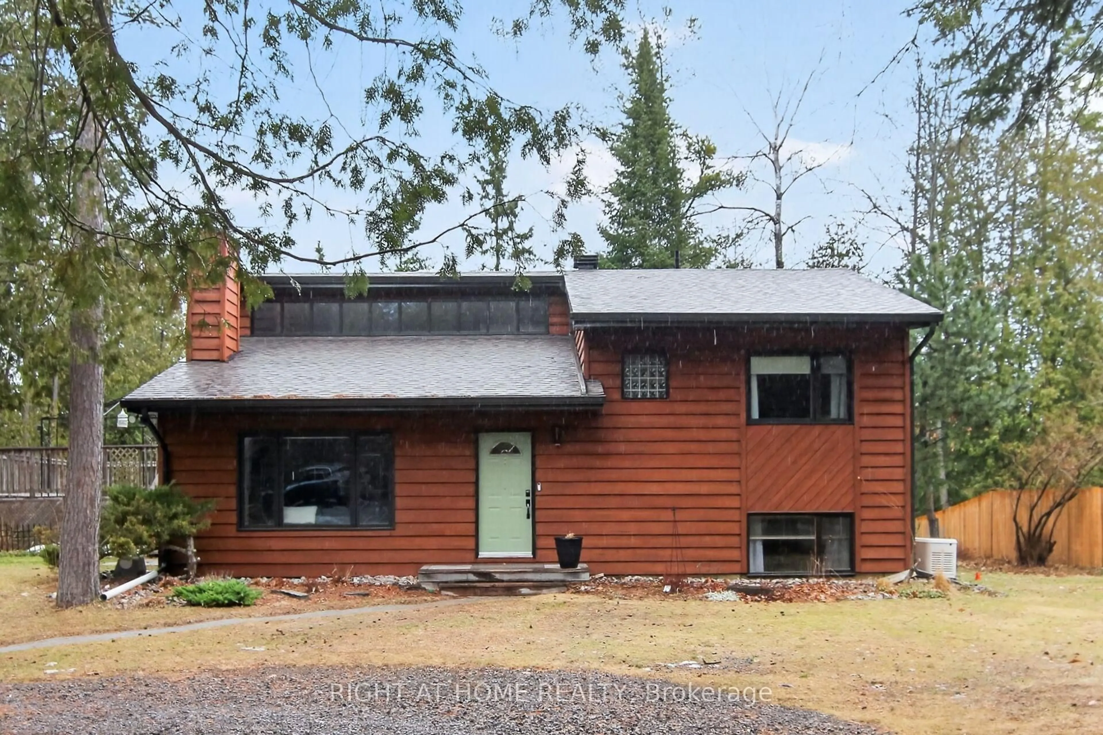 Home with vinyl exterior material, unknown for 3616 Forestview Lane, Ottawa Ontario K0A 1T0