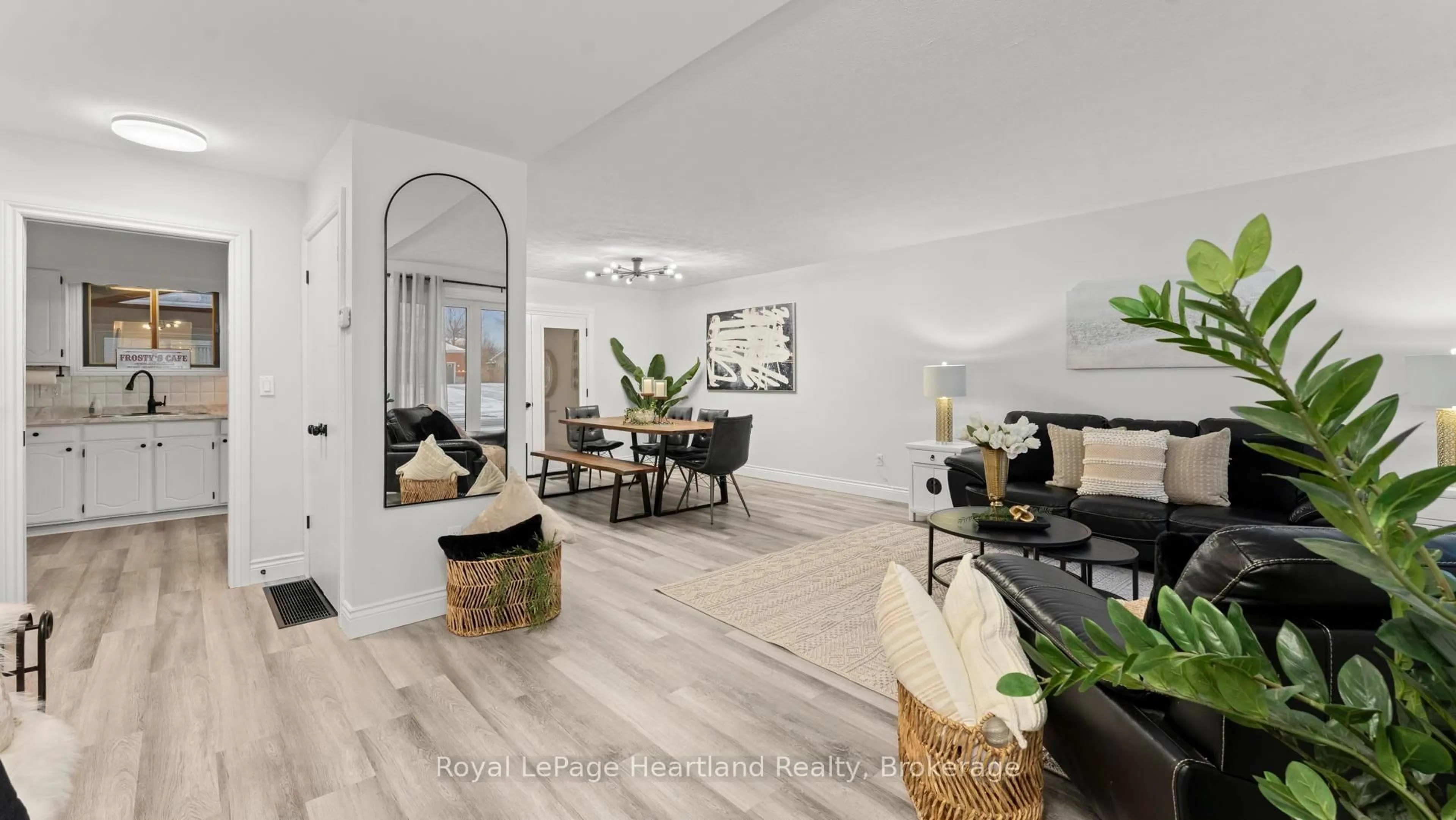 Living room with furniture, unknown for 17 SUNCOAST Dr, Goderich Ontario N7A 4H1