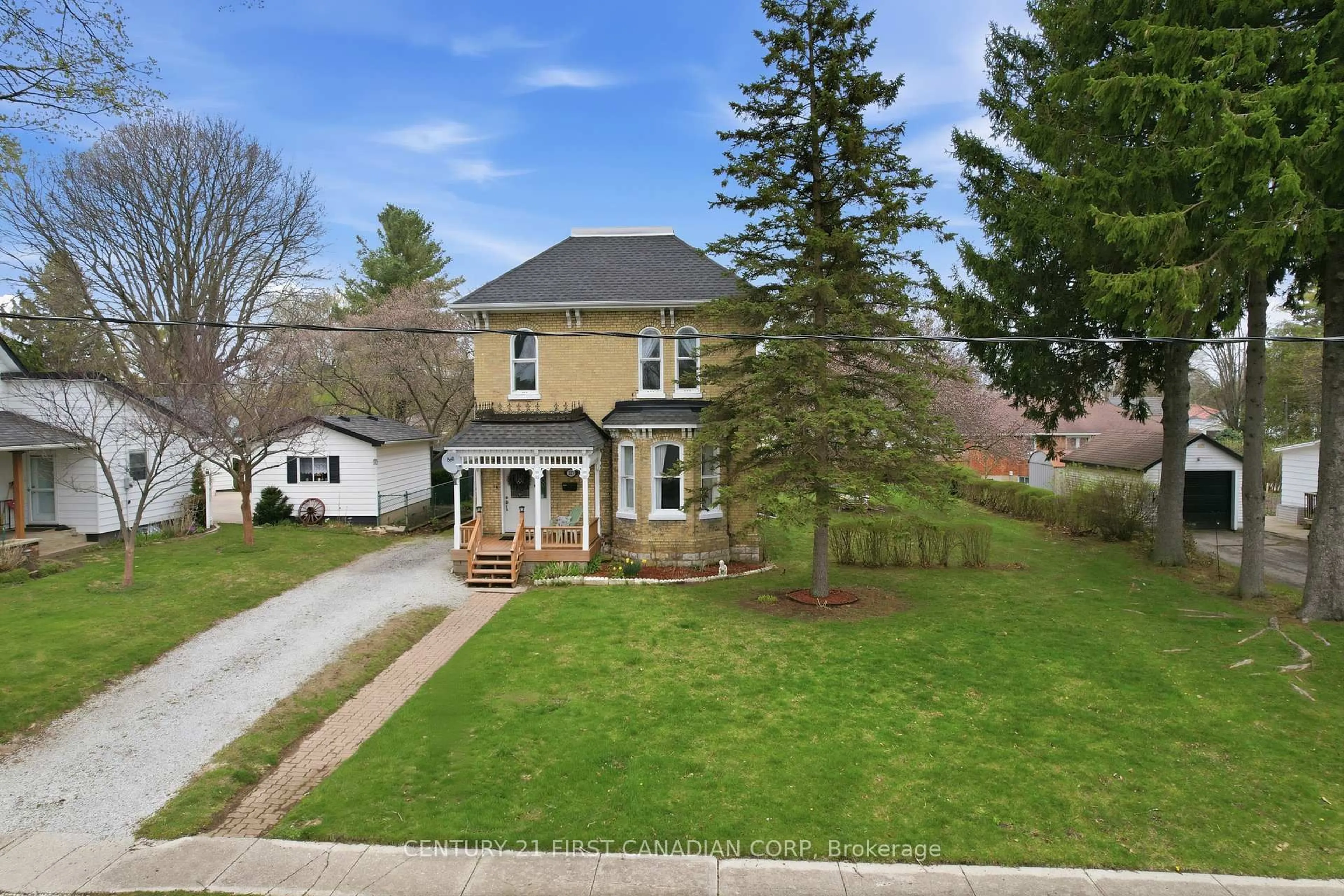 A pic from outside/outdoor area/front of a property/back of a property/a pic from drone, street for 227 Monroe St, West Elgin Ontario N0L 2C0