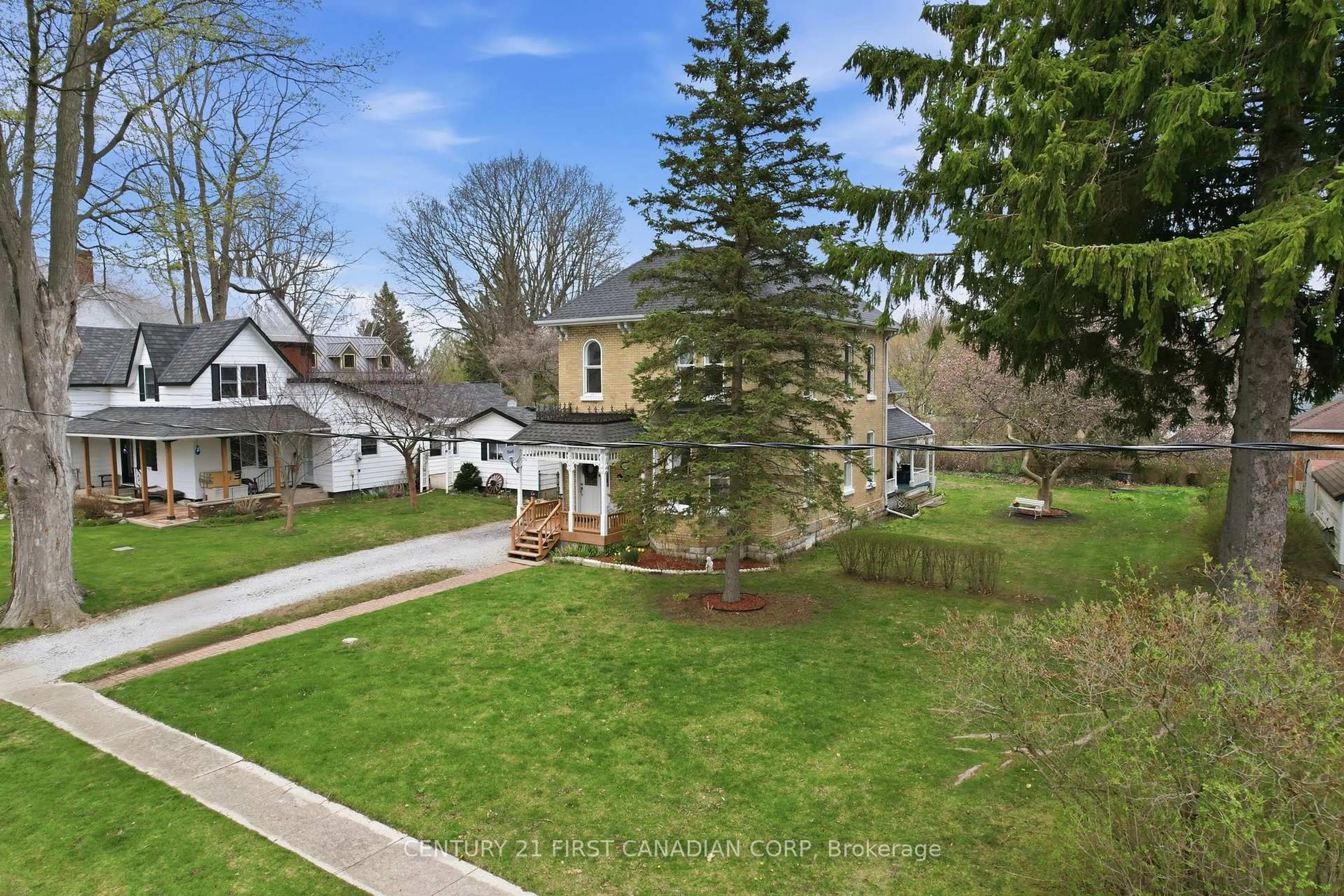 A pic from outside/outdoor area/front of a property/back of a property/a pic from drone, street for 227 Monroe St, West Elgin Ontario N0L 2C0