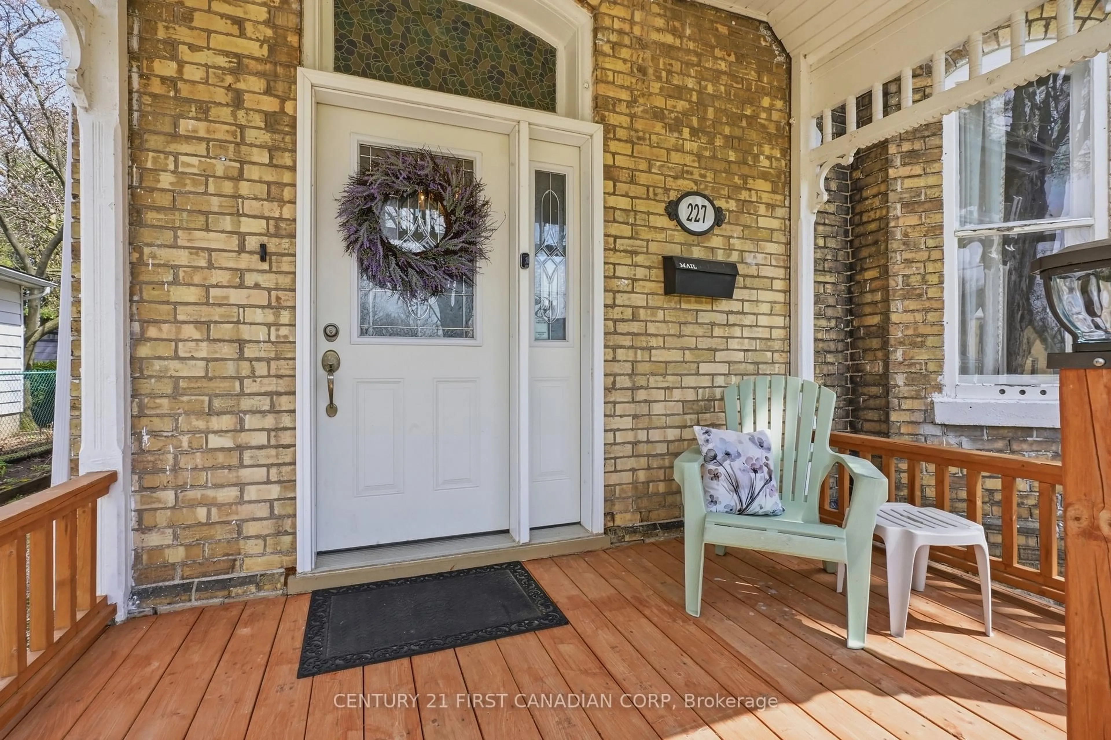 Indoor entryway for 227 Monroe St, West Elgin Ontario N0L 2C0