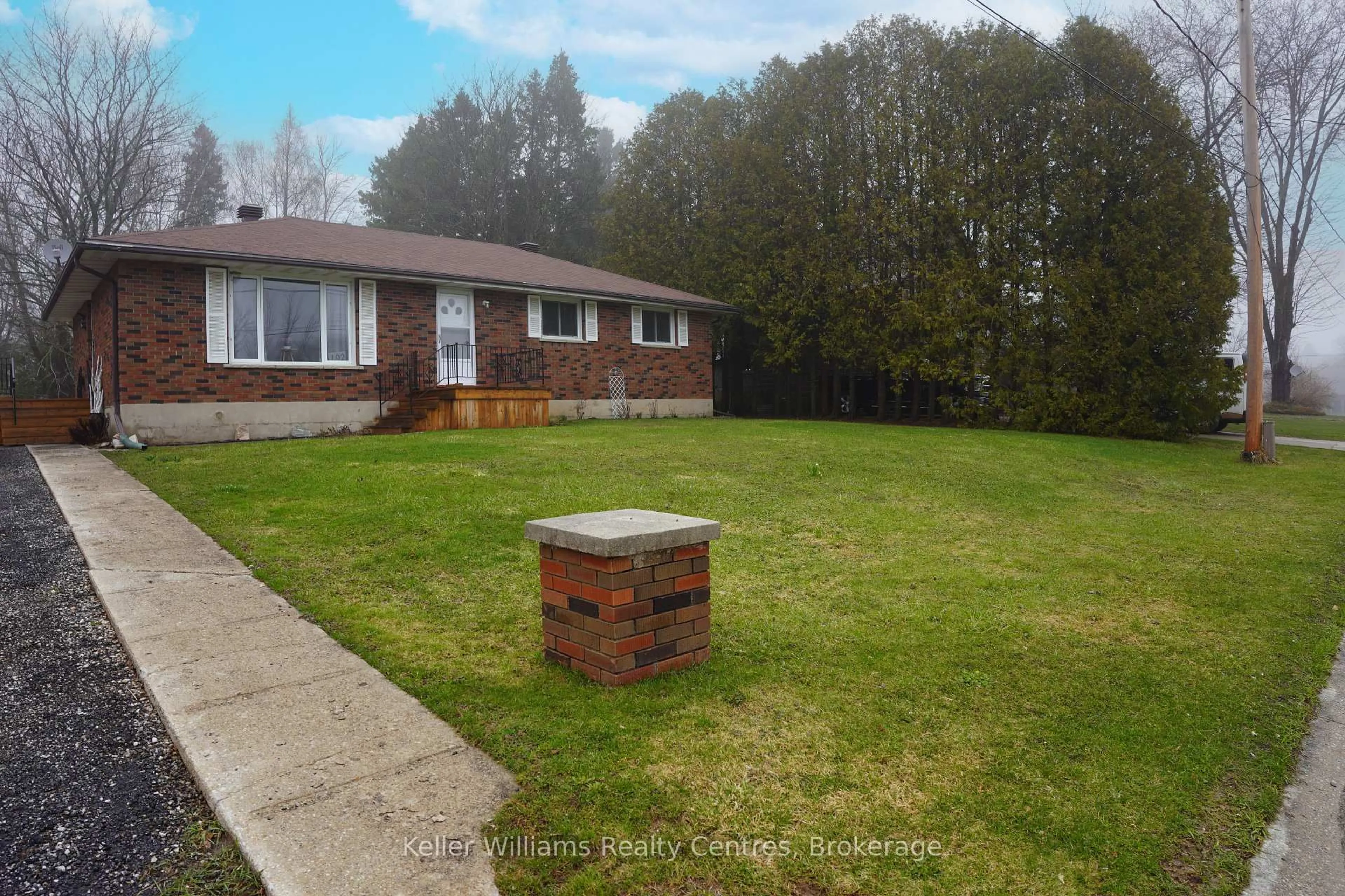 A pic from outside/outdoor area/front of a property/back of a property/a pic from drone, street for 192 George St, South Bruce Peninsula Ontario N0H 2T0