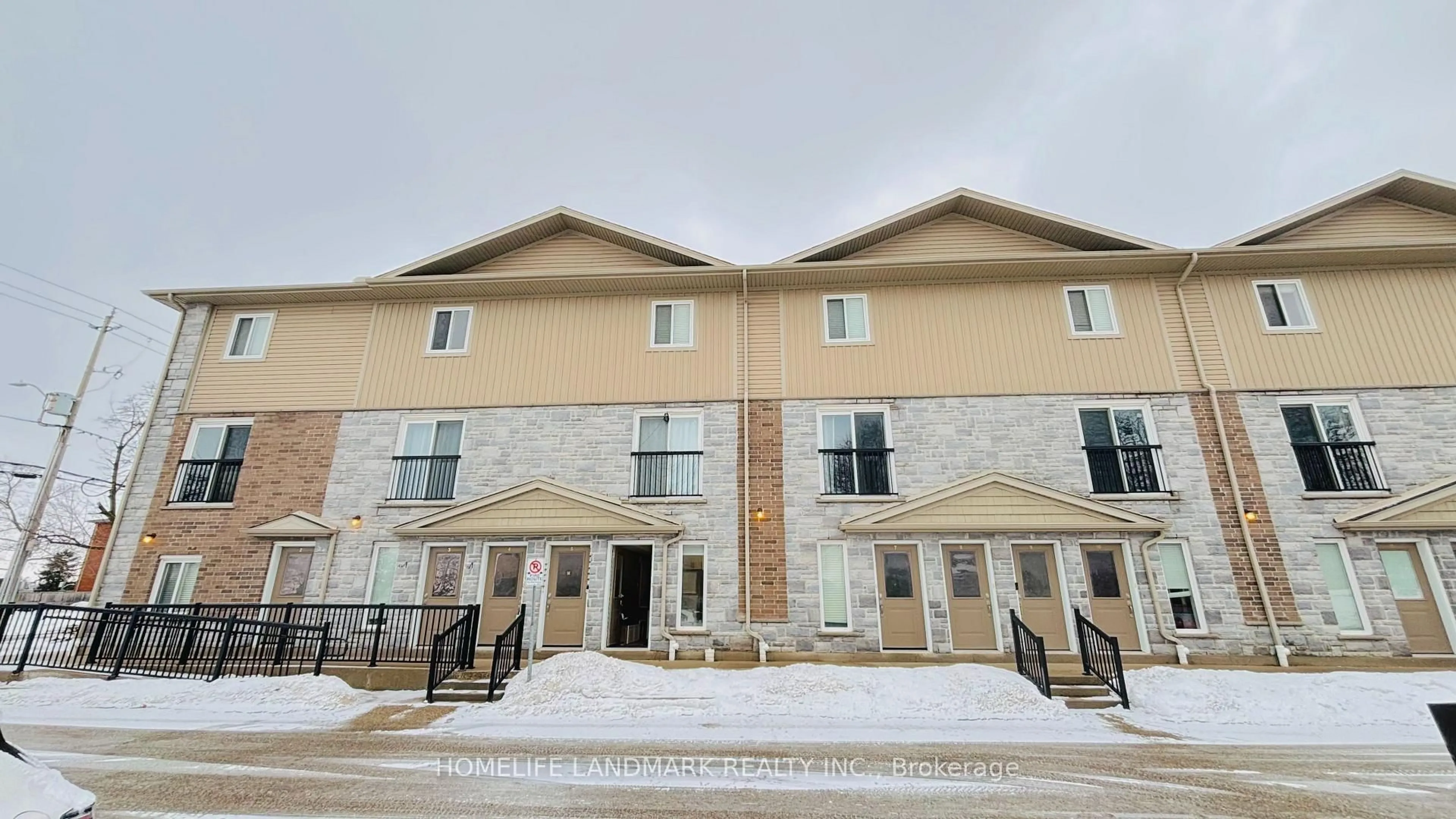 Unknown for 122 Courtland Ave #6, Kitchener Ontario N2G 0B8