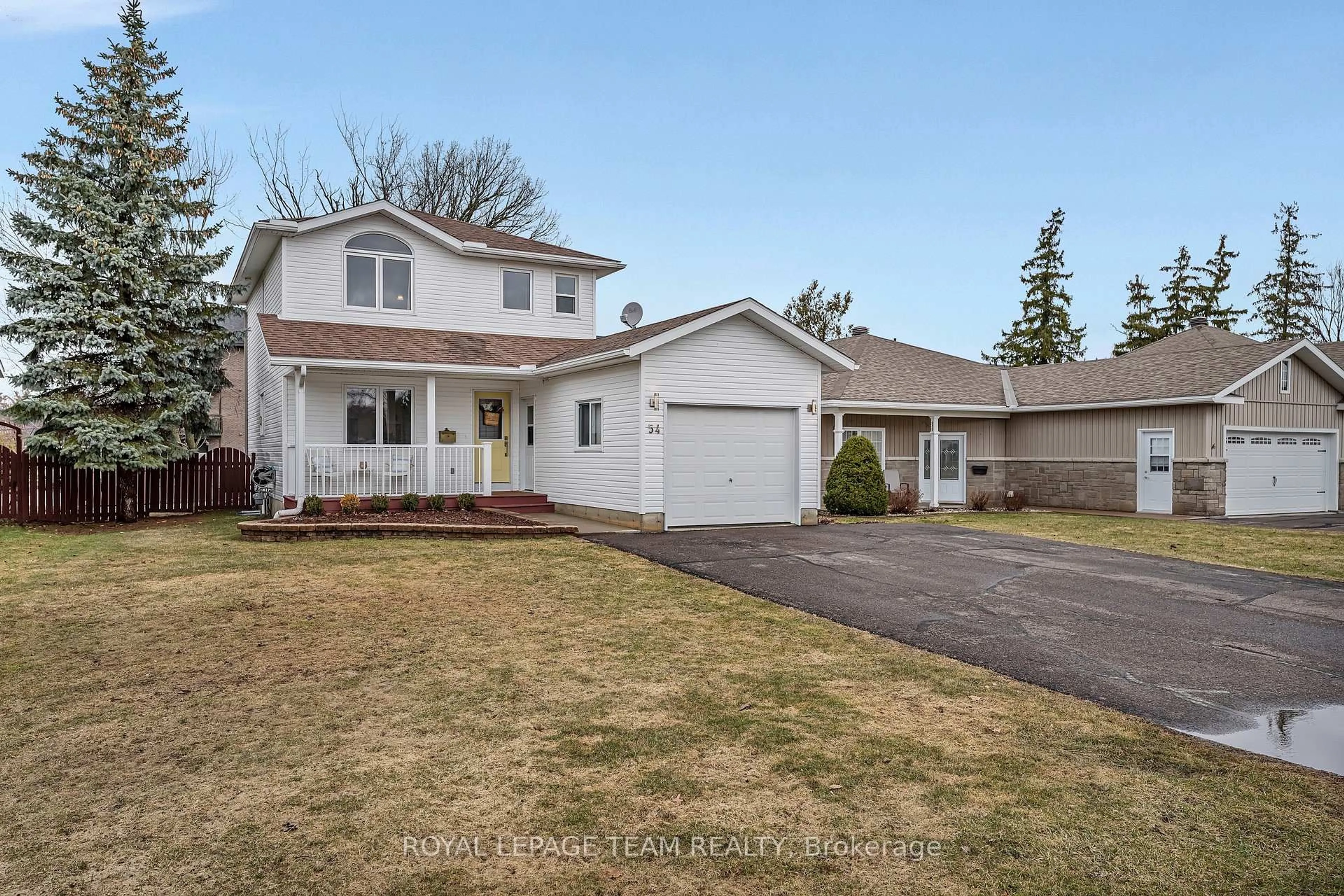 A pic from outside/outdoor area/front of a property/back of a property/a pic from drone, street for 54 Haramis Dr, Renfrew Ontario K7V 4M8