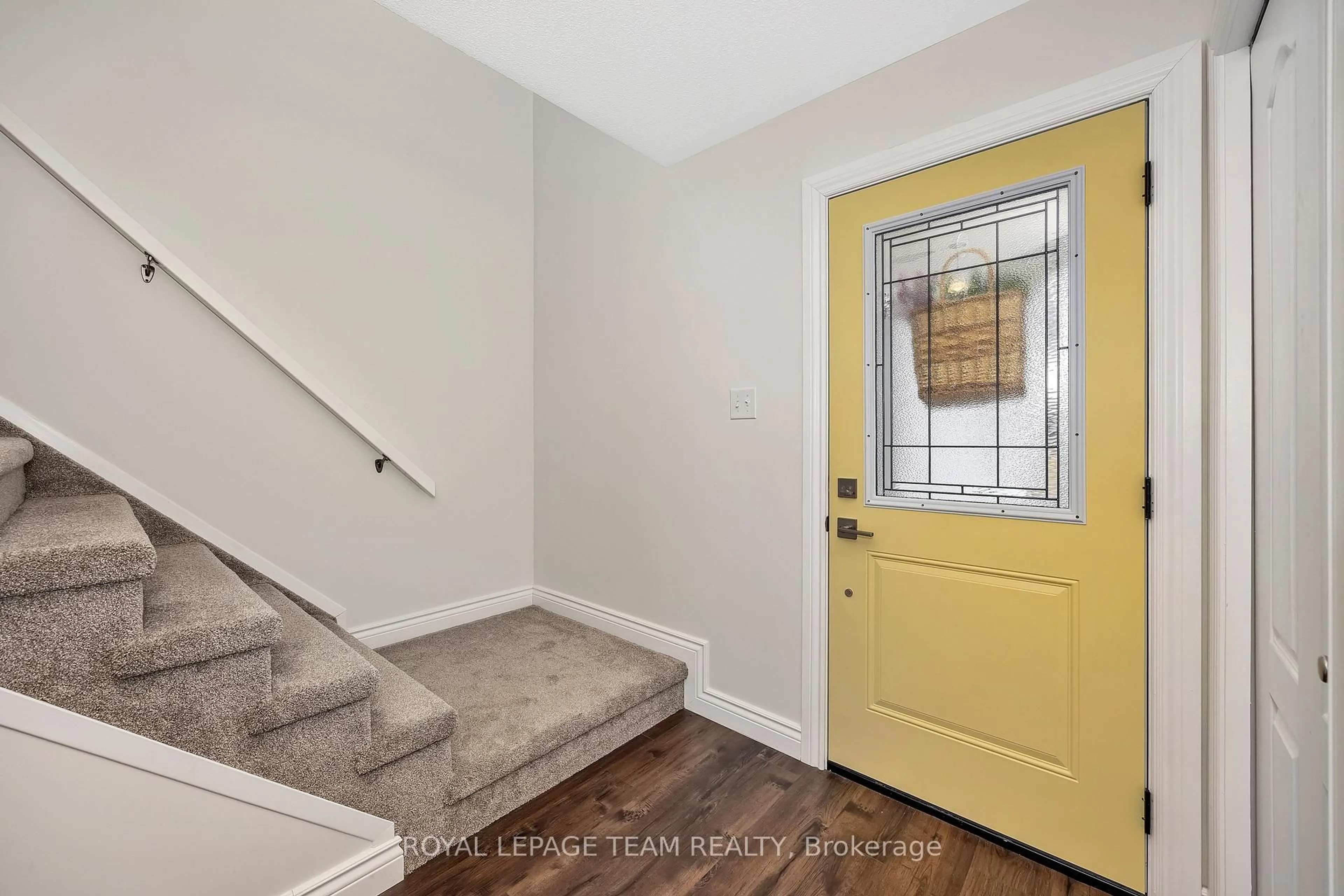 Indoor entryway for 54 Haramis Dr, Renfrew Ontario K7V 4M8