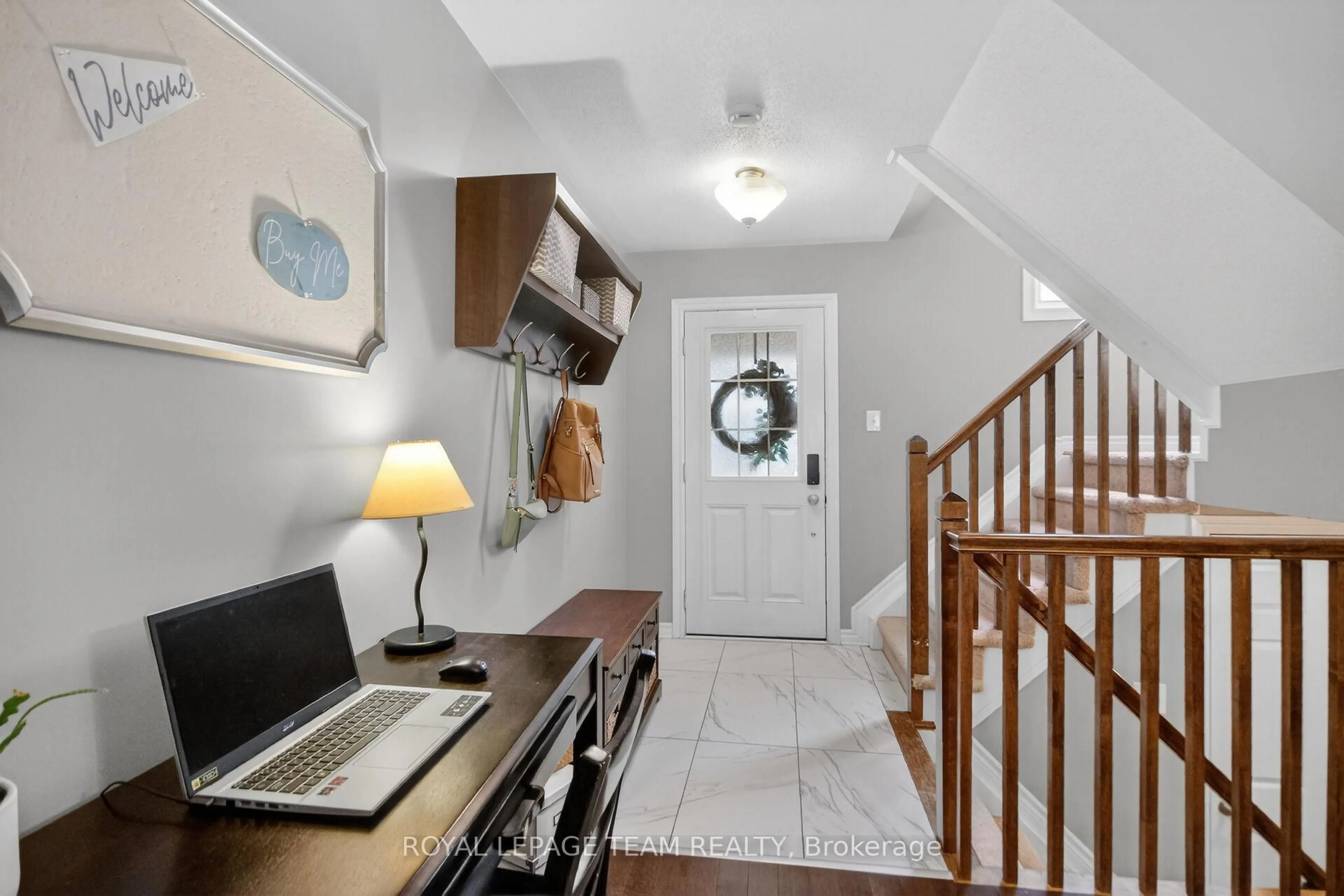 Indoor entryway for 3117 Burritts Rapids Pl, Ottawa Ontario K2J 0S7