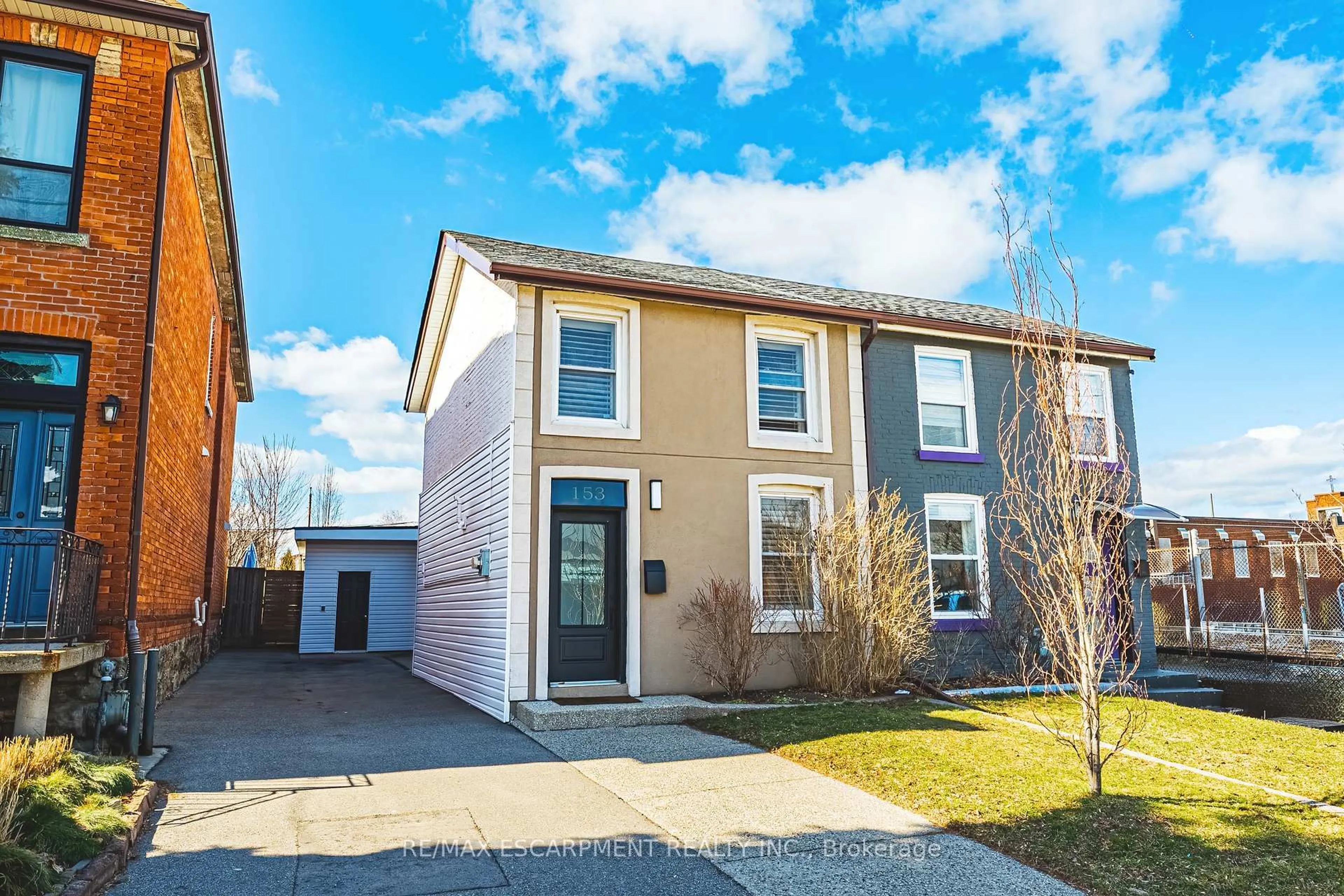 A pic from outside/outdoor area/front of a property/back of a property/a pic from drone, street for 153 Elgin St, Hamilton Ontario L8L 4Y1