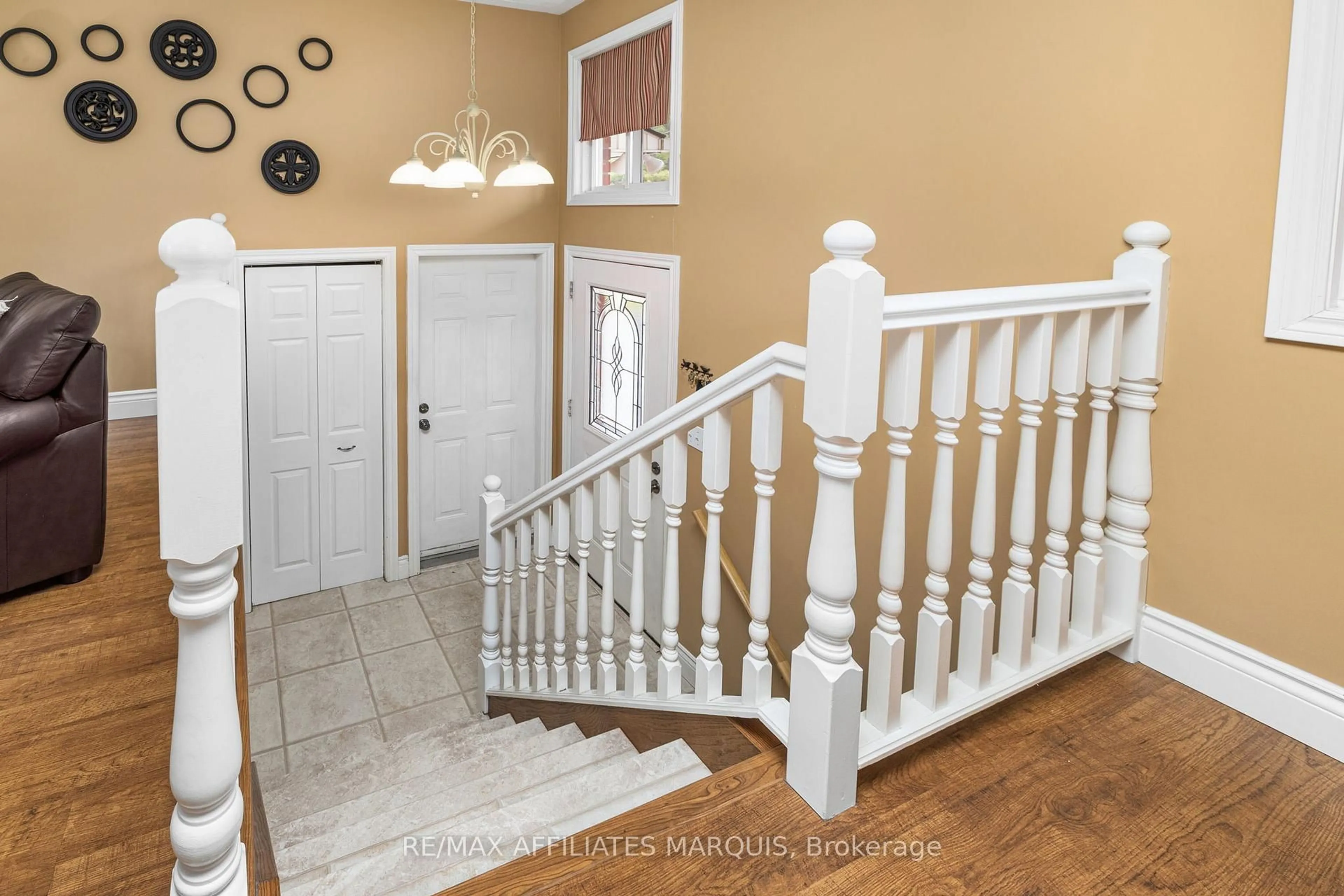 Indoor entryway for 38 Wills Rd, Rideau Lakes Ontario K7A 5B8