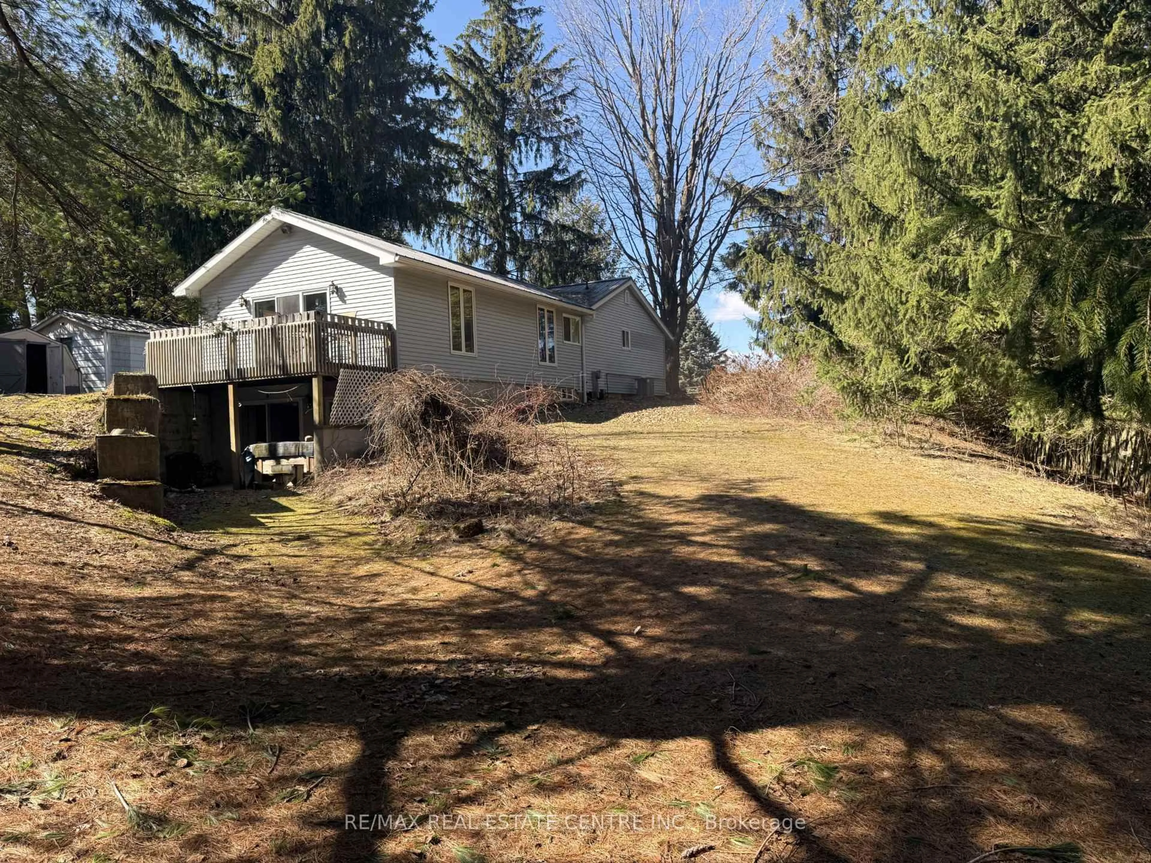 A pic from outside/outdoor area/front of a property/back of a property/a pic from drone, unknown for 21 Mccutcheon Rd, Mulmur Ontario L9V 3E8