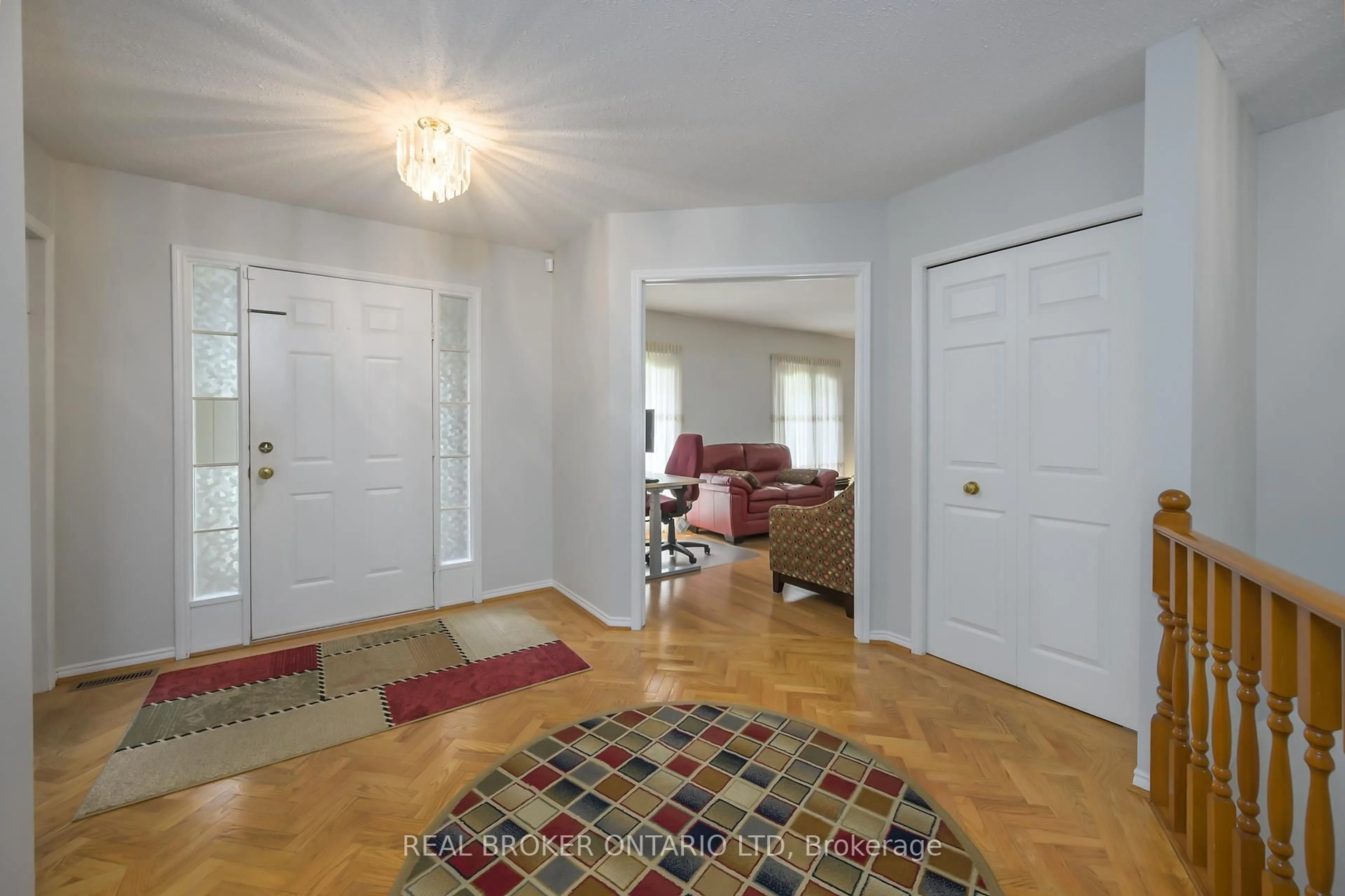 Indoor entryway for 1624 Hastings Dr, London North Ontario N5X 3E1