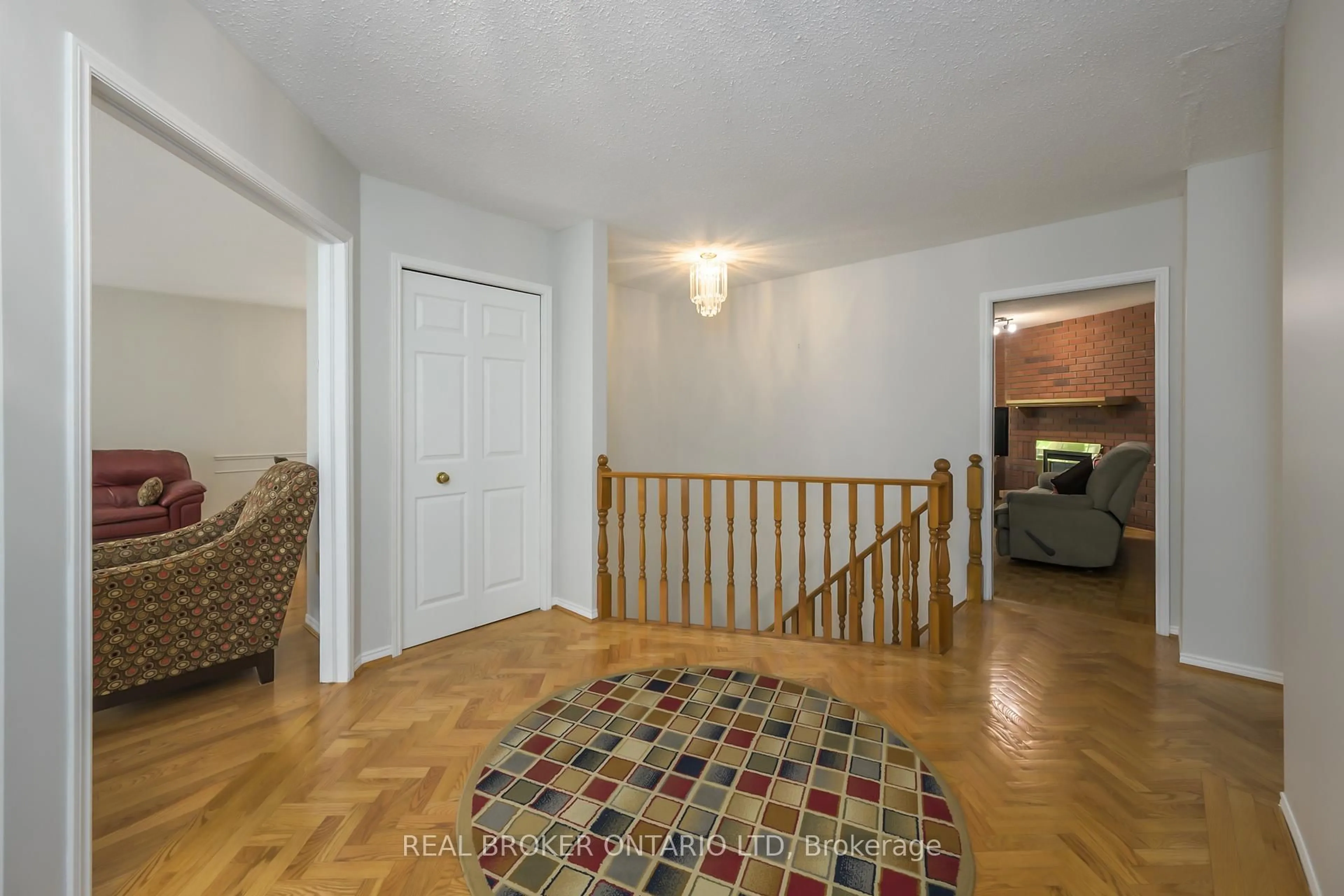Indoor foyer for 1624 Hastings Dr, London North Ontario N5X 3E1