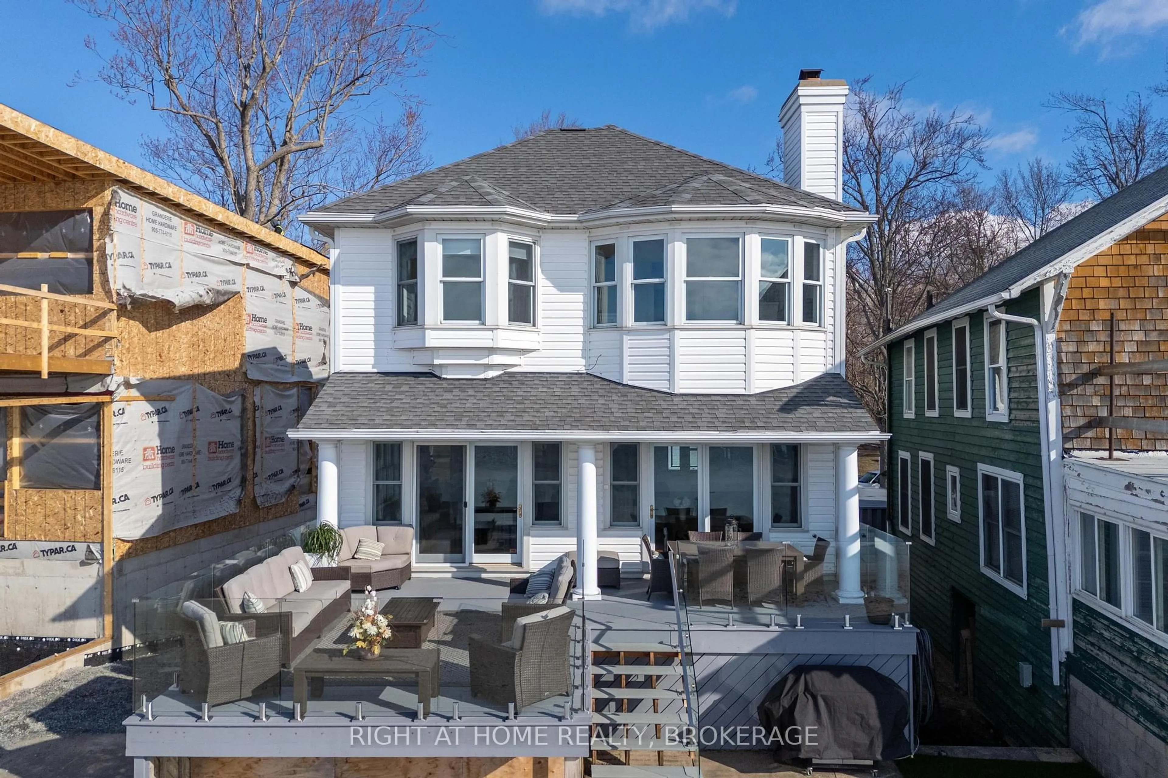 A pic from outside/outdoor area/front of a property/back of a property/a pic from drone, unknown for 4347 Erie Rd, Fort Erie Ontario L0S 1B0