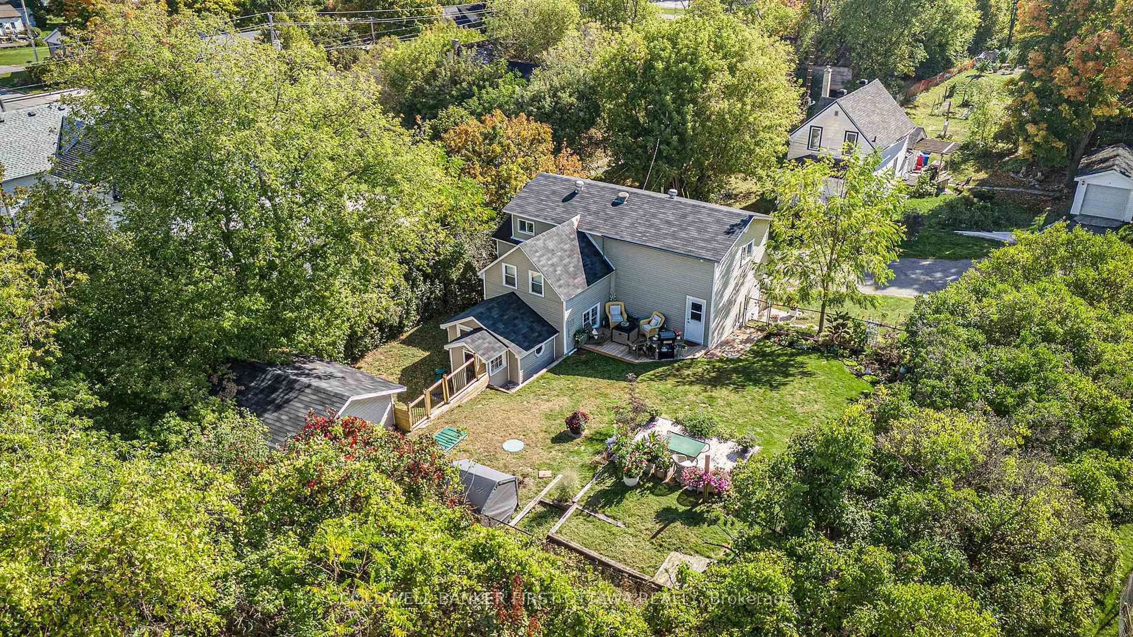 A pic from outside/outdoor area/front of a property/back of a property/a pic from drone, street for 107 Owen St, Lanark Ontario K0G 1K0