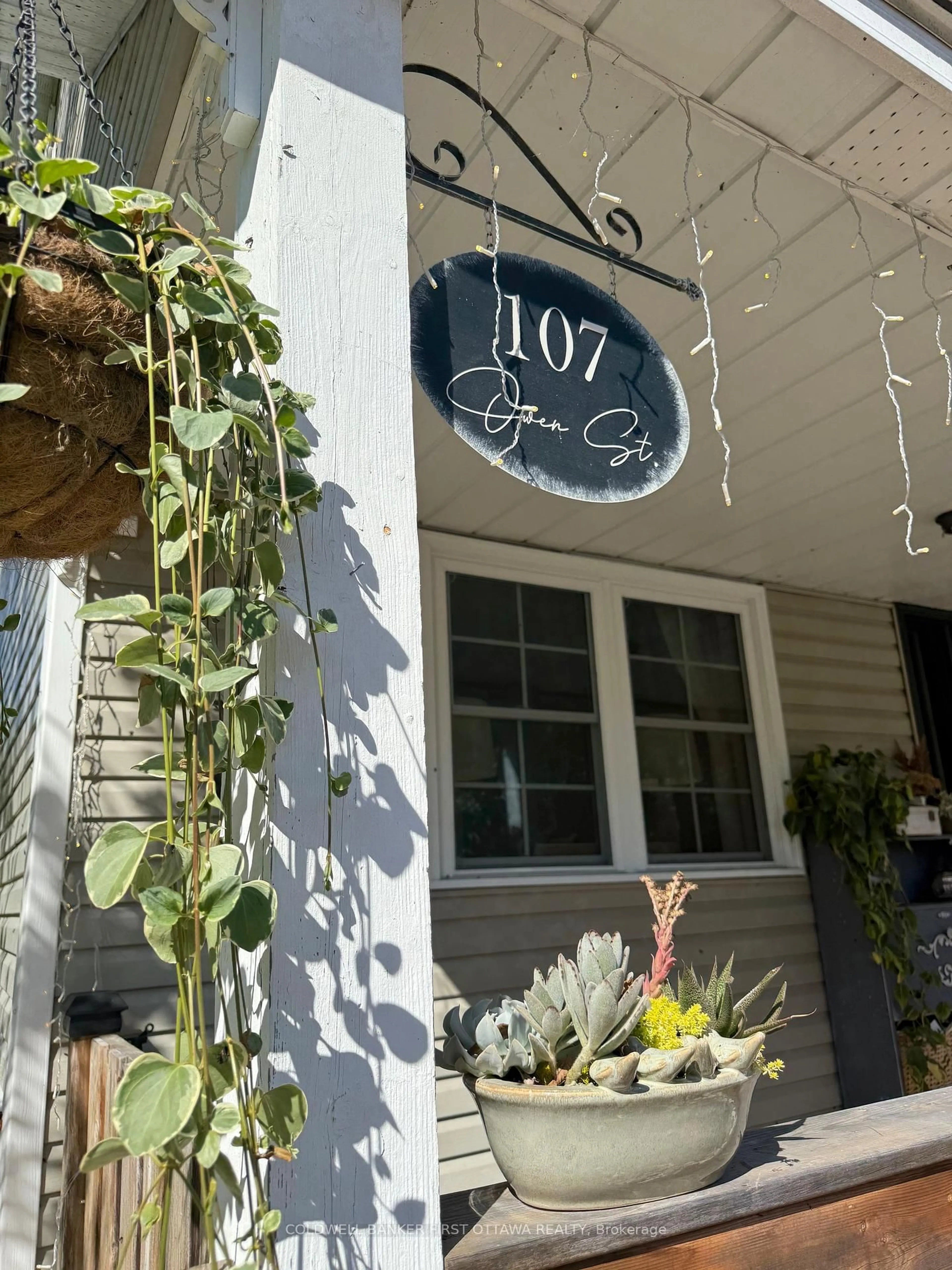 Unknown for 107 Owen St, Lanark Ontario K0G 1K0