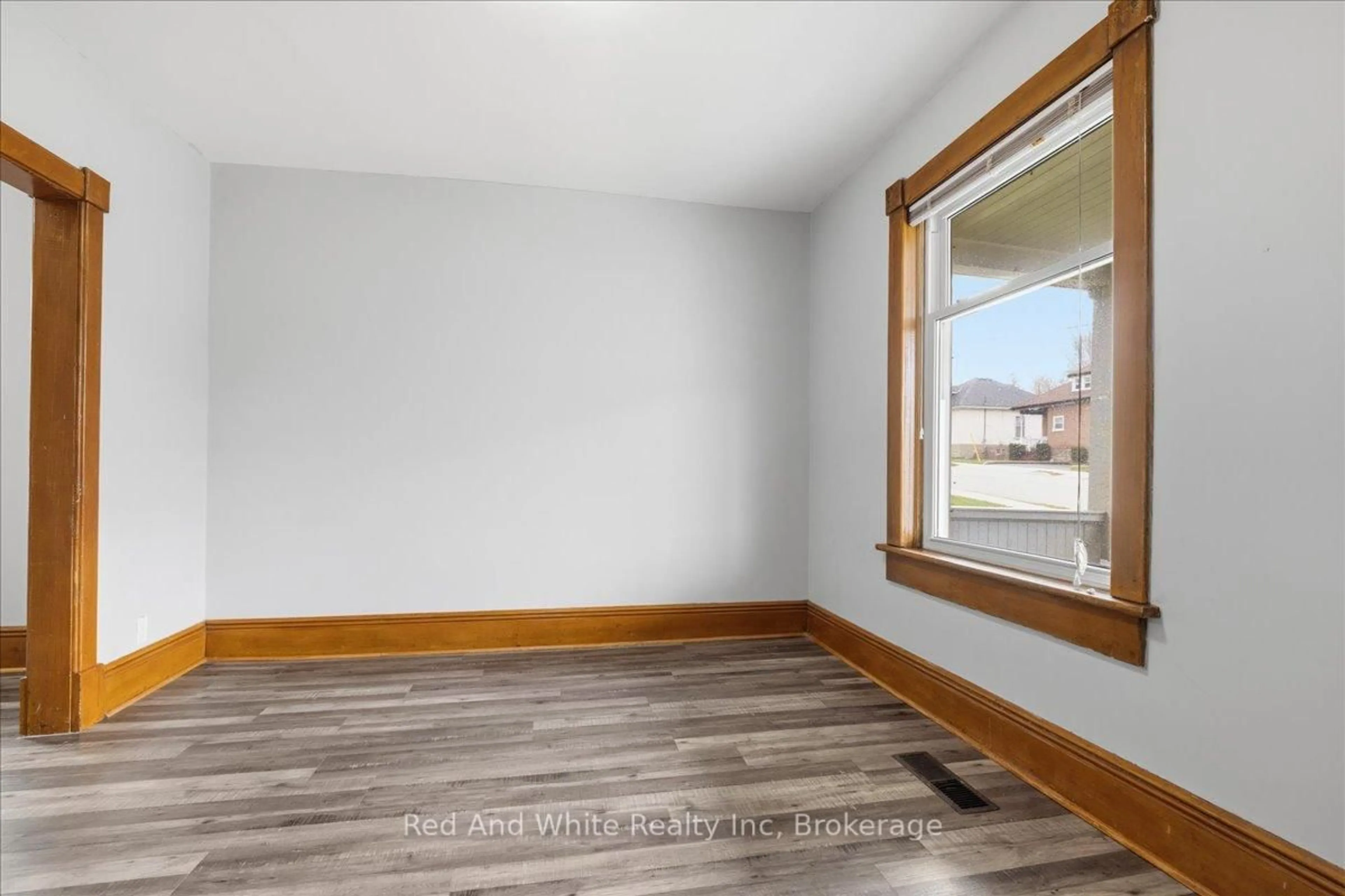 A pic of a room for 12 Todd St, Cambridge Ontario N1R 1G5