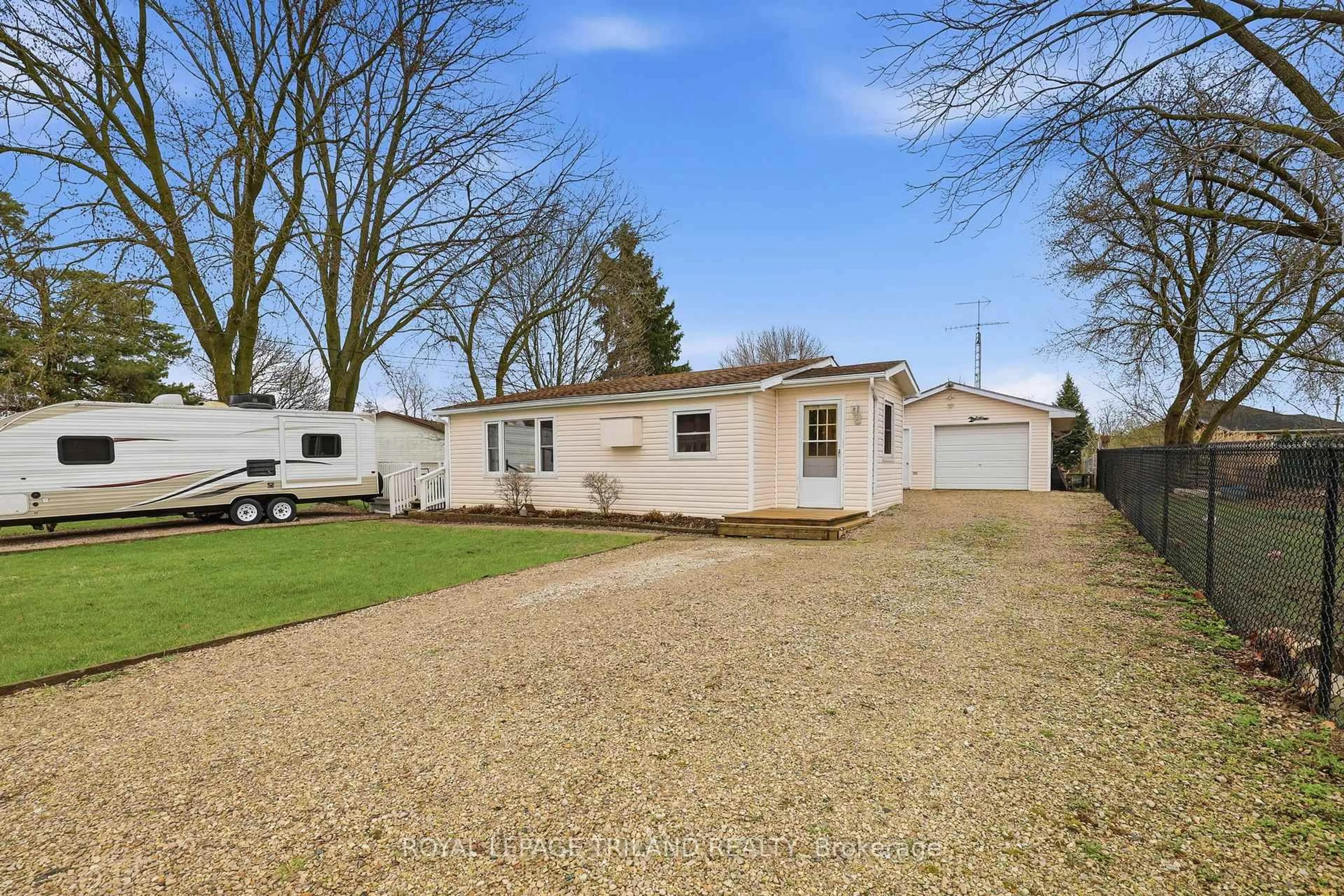 A pic from outside/outdoor area/front of a property/back of a property/a pic from drone, street for 75 SHERRARD St, Lambton Shores Ontario N0M 2N0