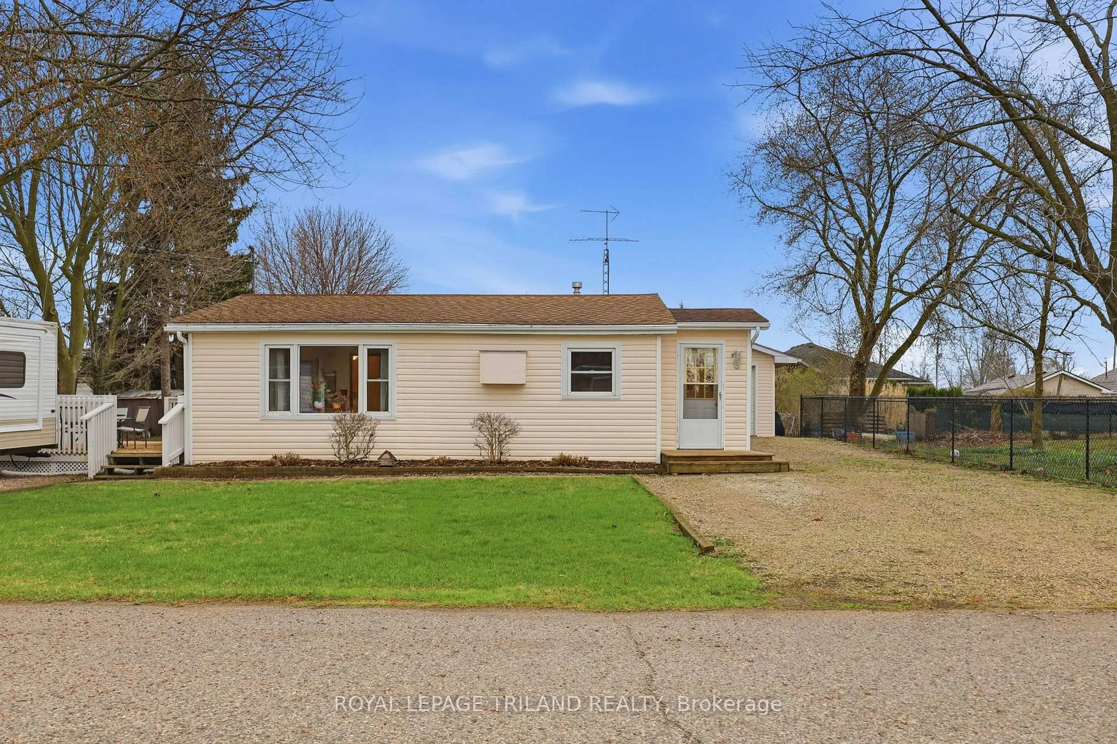 A pic from outside/outdoor area/front of a property/back of a property/a pic from drone, street for 75 SHERRARD St, Lambton Shores Ontario N0M 2N0