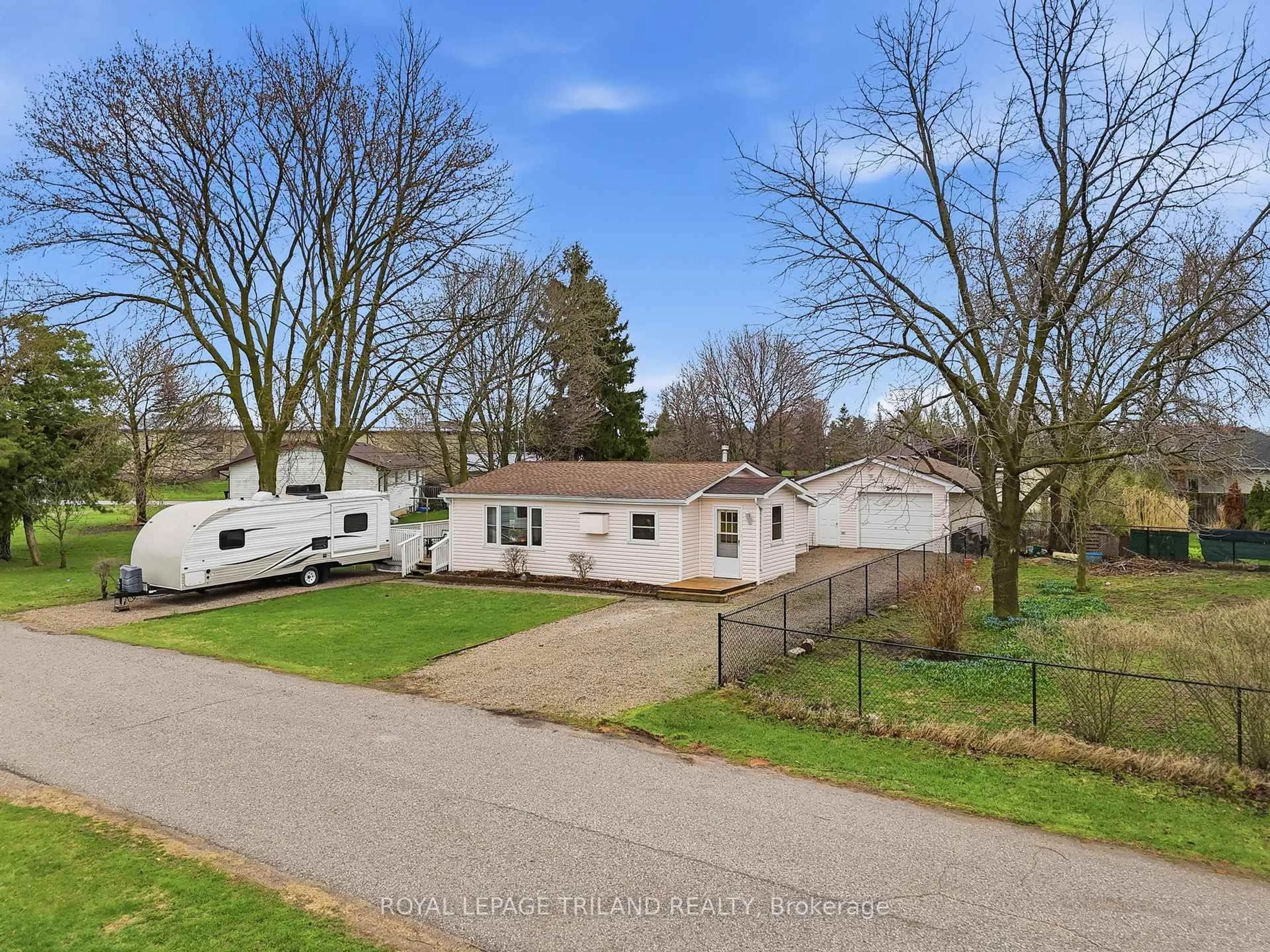 A pic from outside/outdoor area/front of a property/back of a property/a pic from drone, street for 75 SHERRARD St, Lambton Shores Ontario N0M 2N0