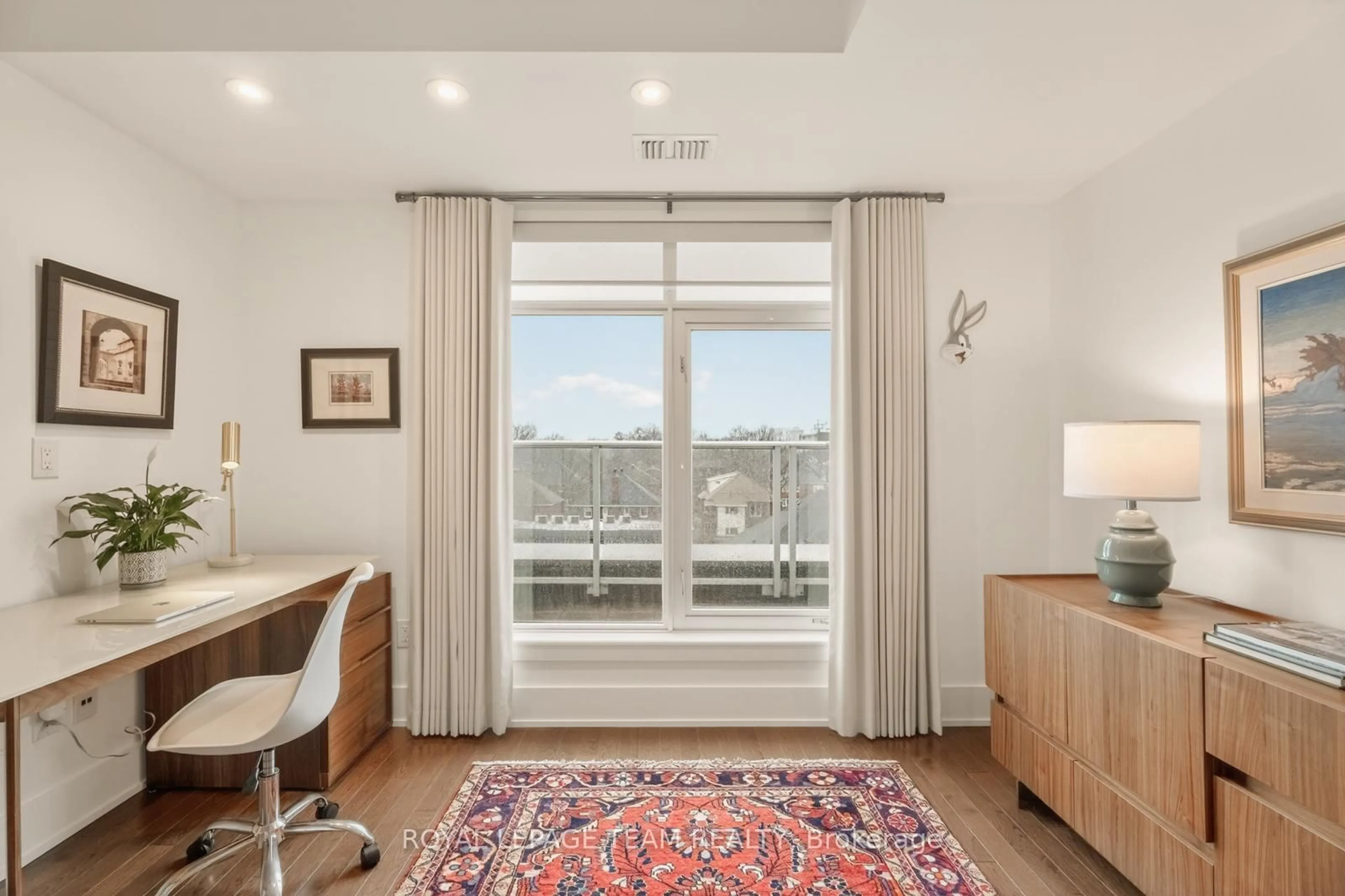 A pic of a room for 131 Holland Ave #503, Ottawa Ontario K1Y 3A2