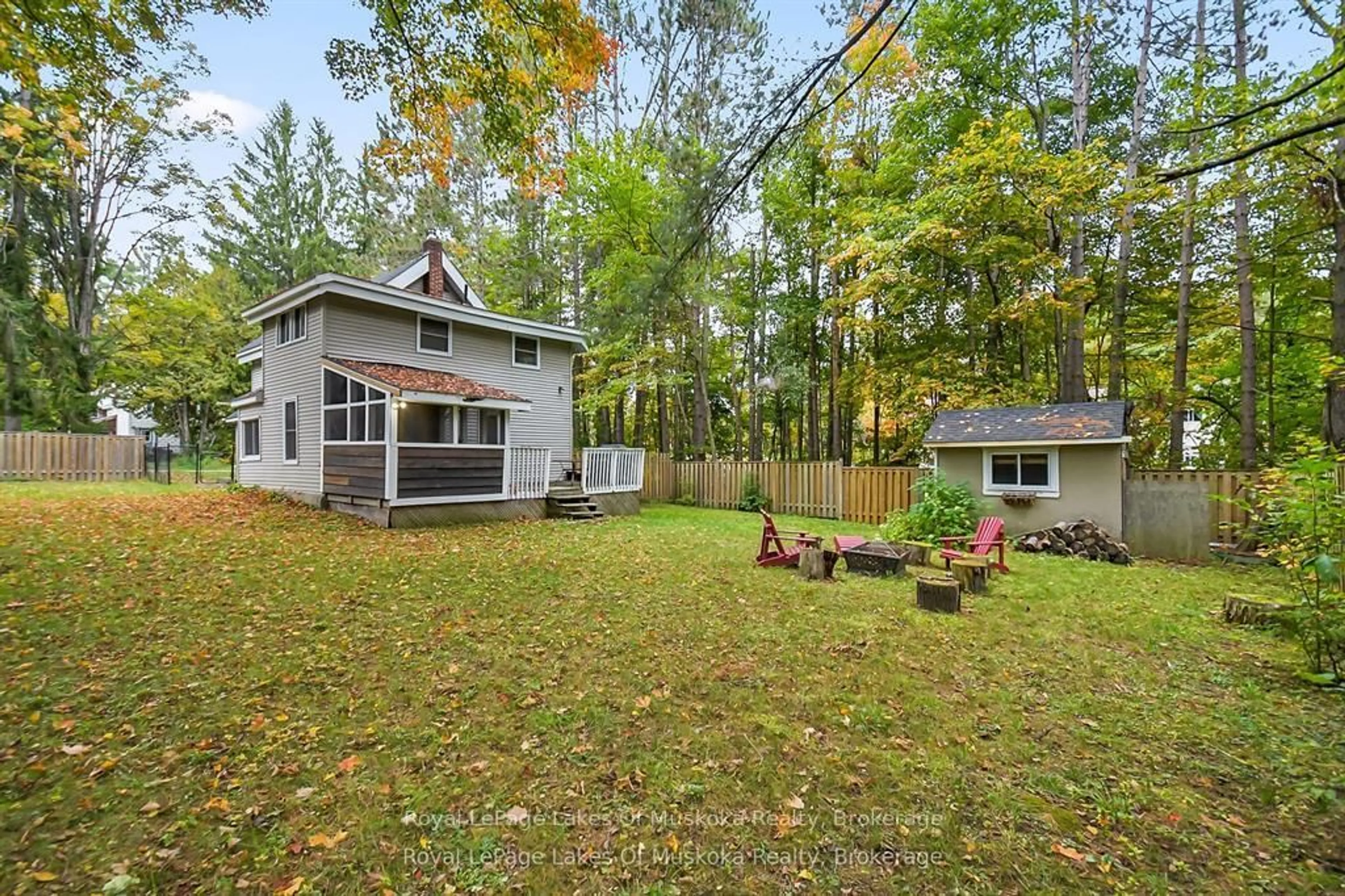 Unknown for 190 Maple St, Bracebridge Ontario P1L 1K4