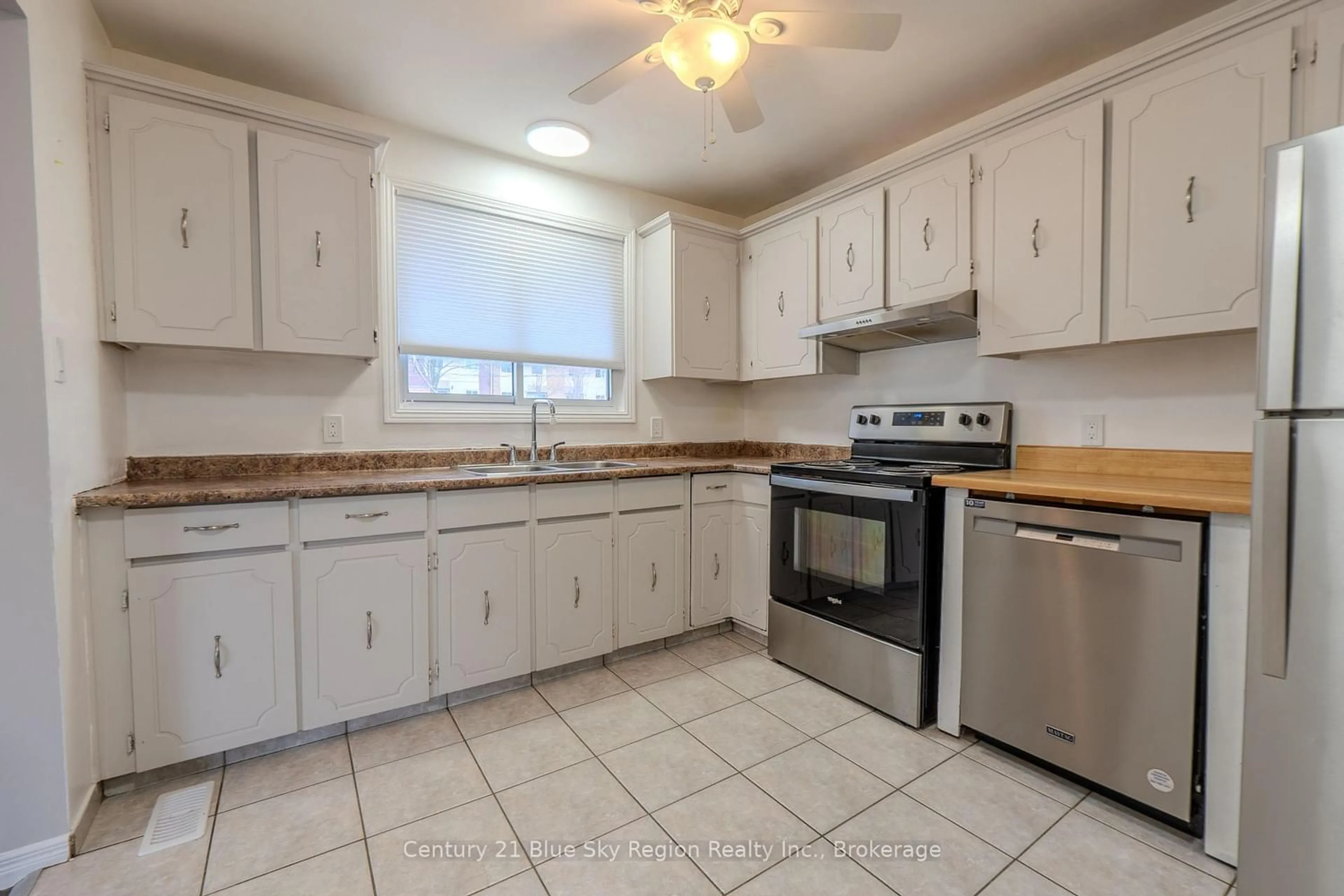 Unknown for 862 Lakeshore Dr, North Bay Ontario P1A 2G8