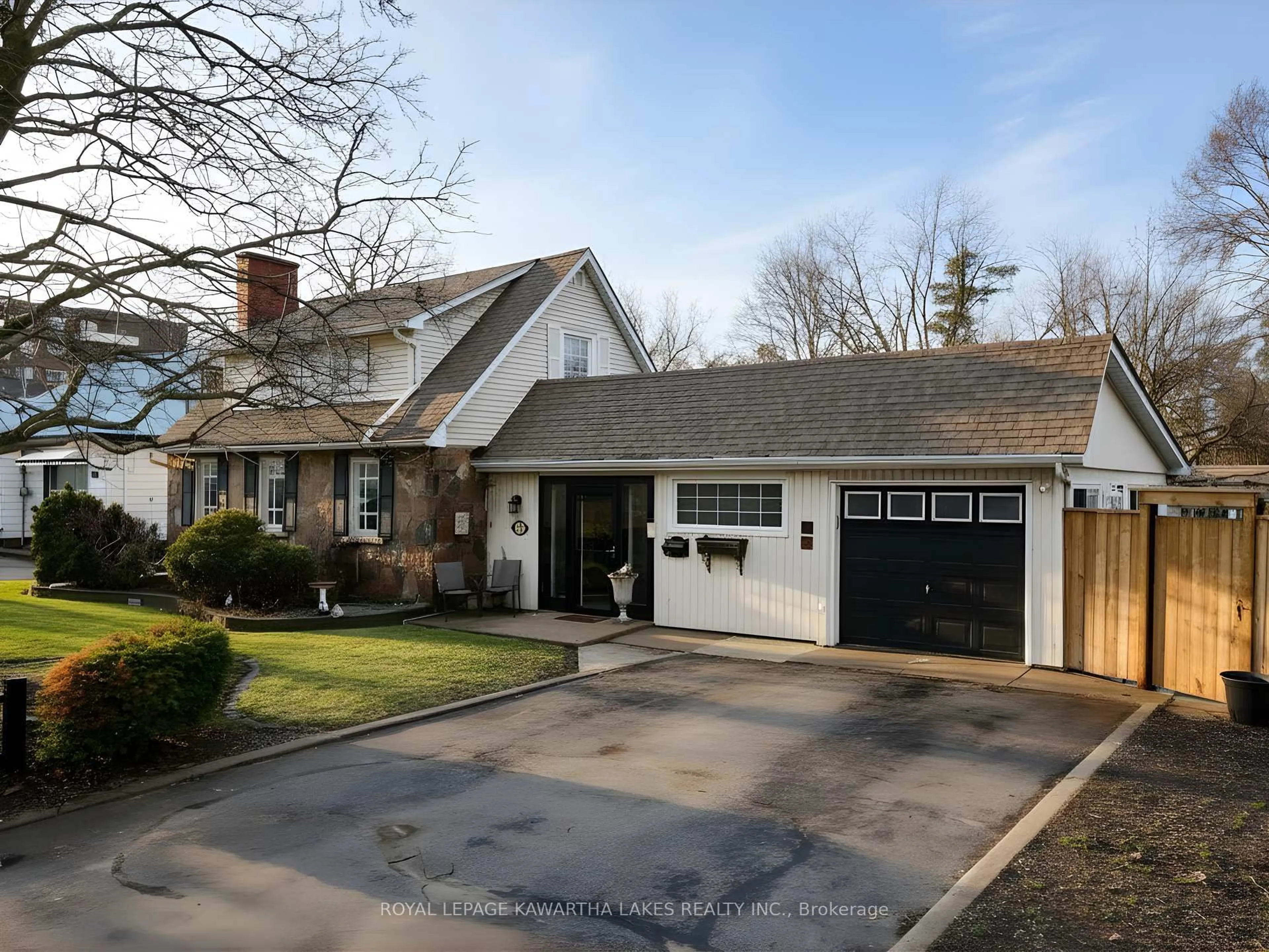 Unknown for 114 Colborne St, Kawartha Lakes Ontario K9V 3T5