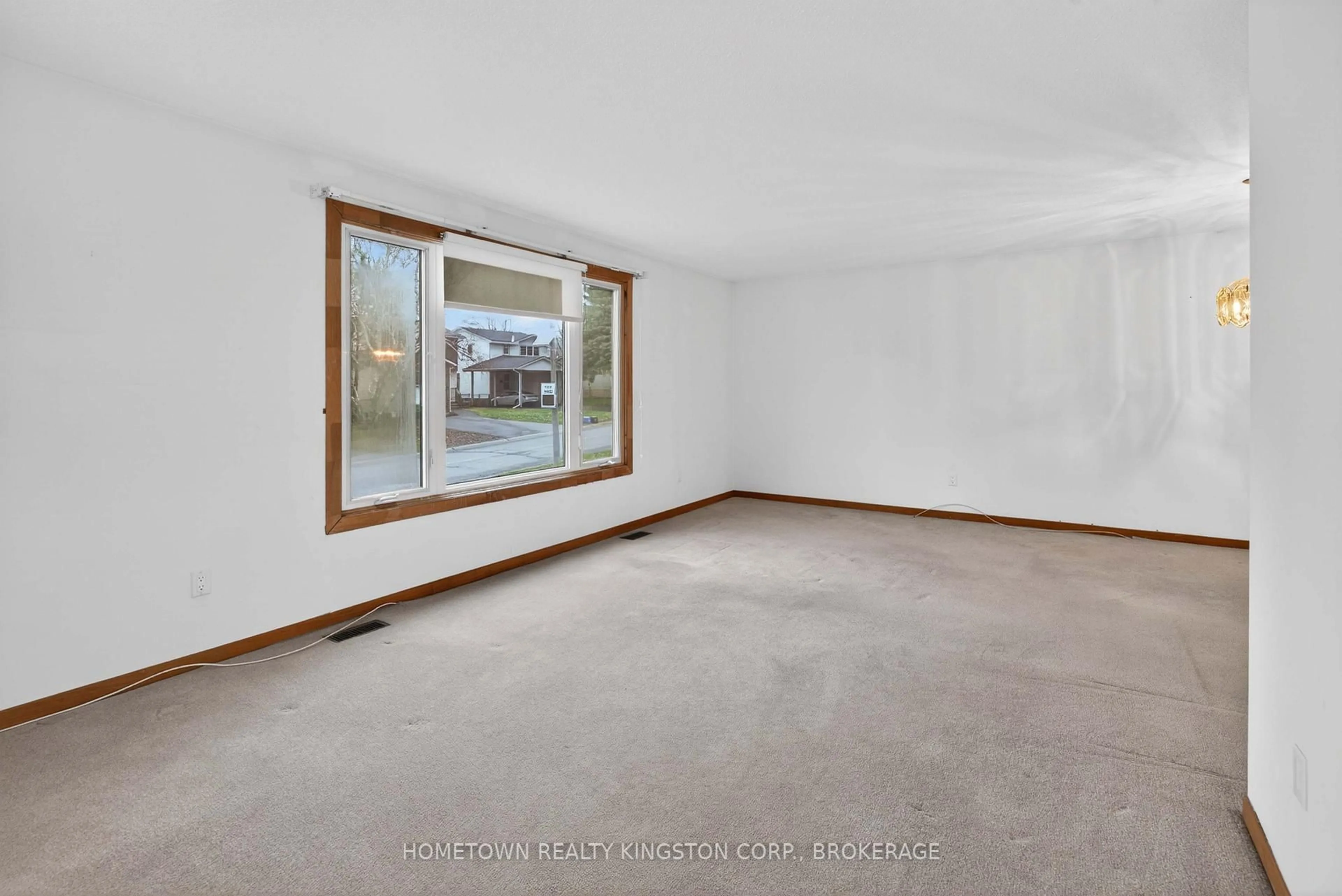 A pic of a room for 790 Old Colony Rd, Kingston Ontario K7P 1E7