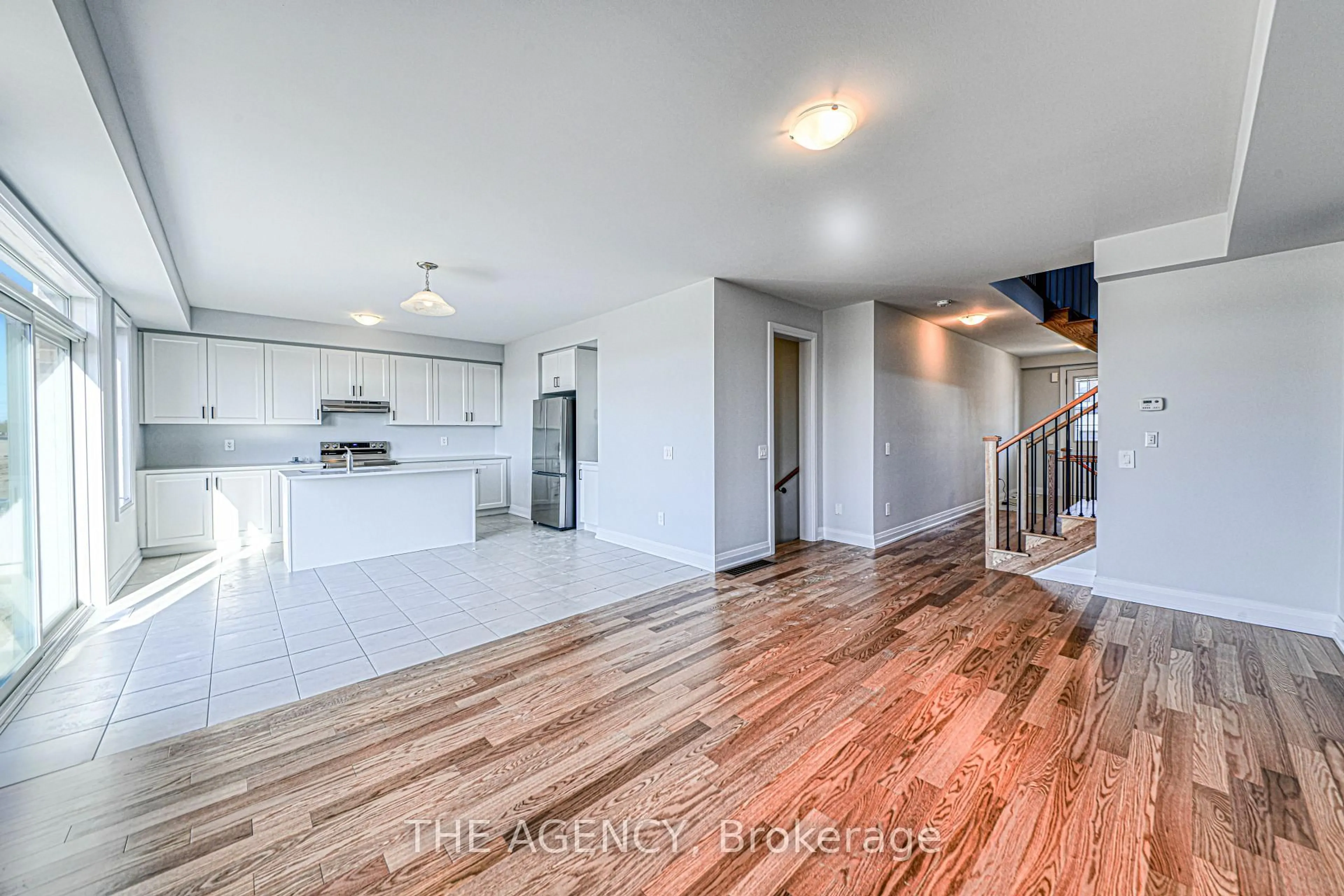 Open concept kitchen, unknown for 98 Butler Blvd, Kawartha Lakes Ontario K9V 6A9