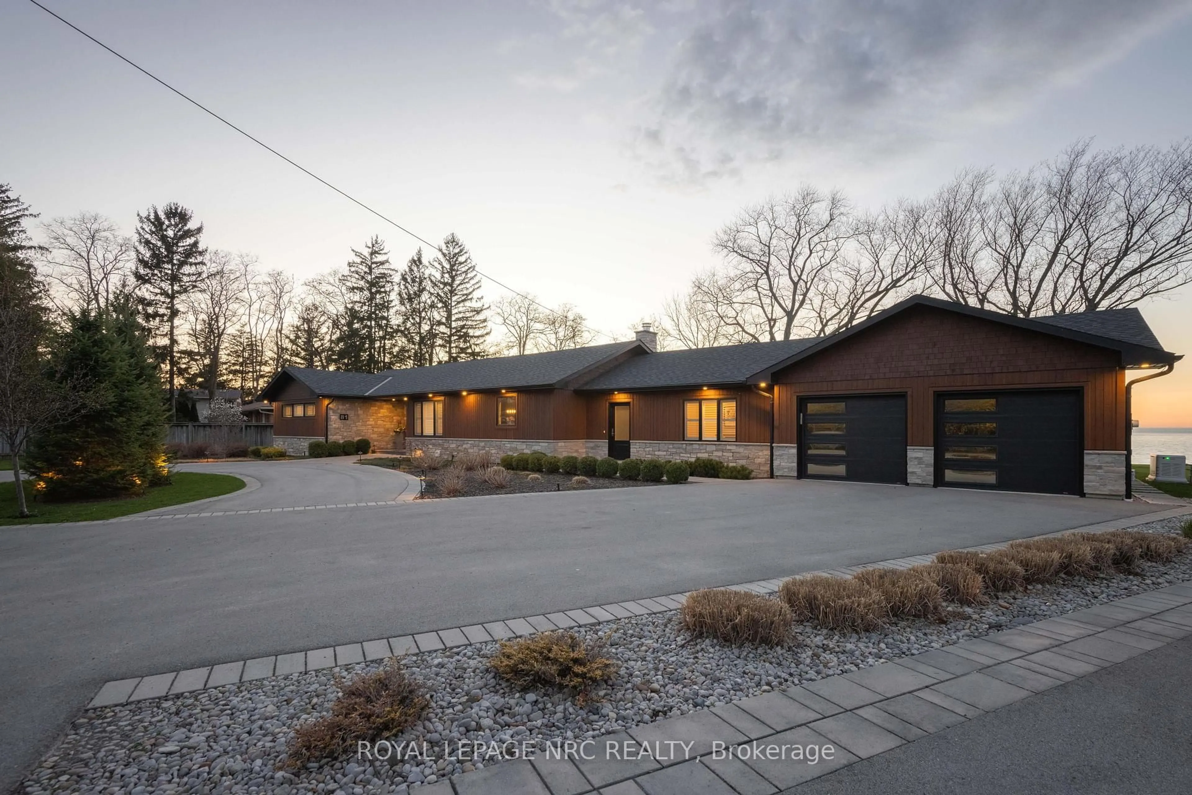 Home with brick exterior material, street for 81 Simpson Rd, St. Catharines Ontario L2N 3Z5