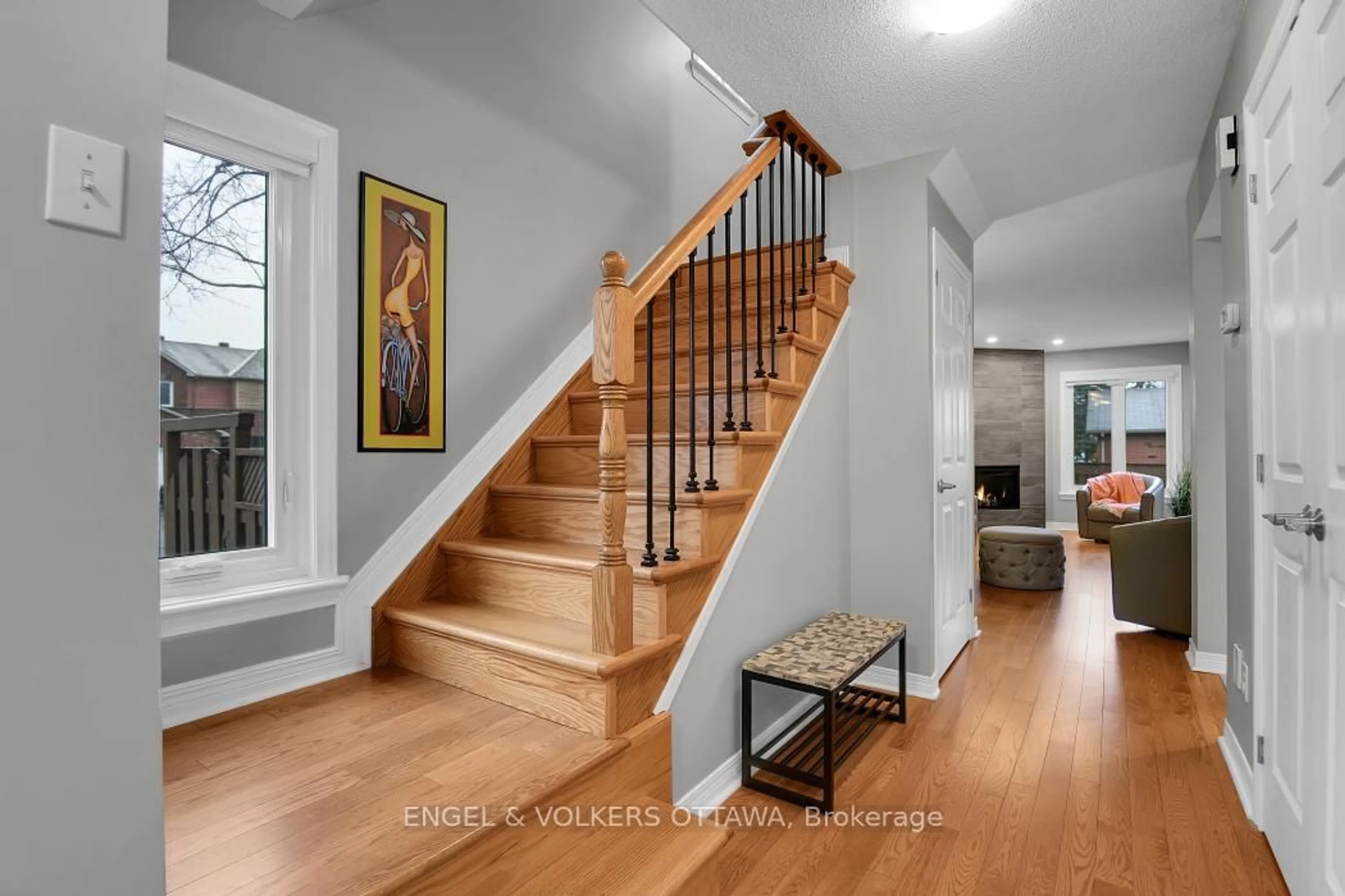 Unknown for 1 Maurya Crt, Ottawa Ontario K1G 5S2