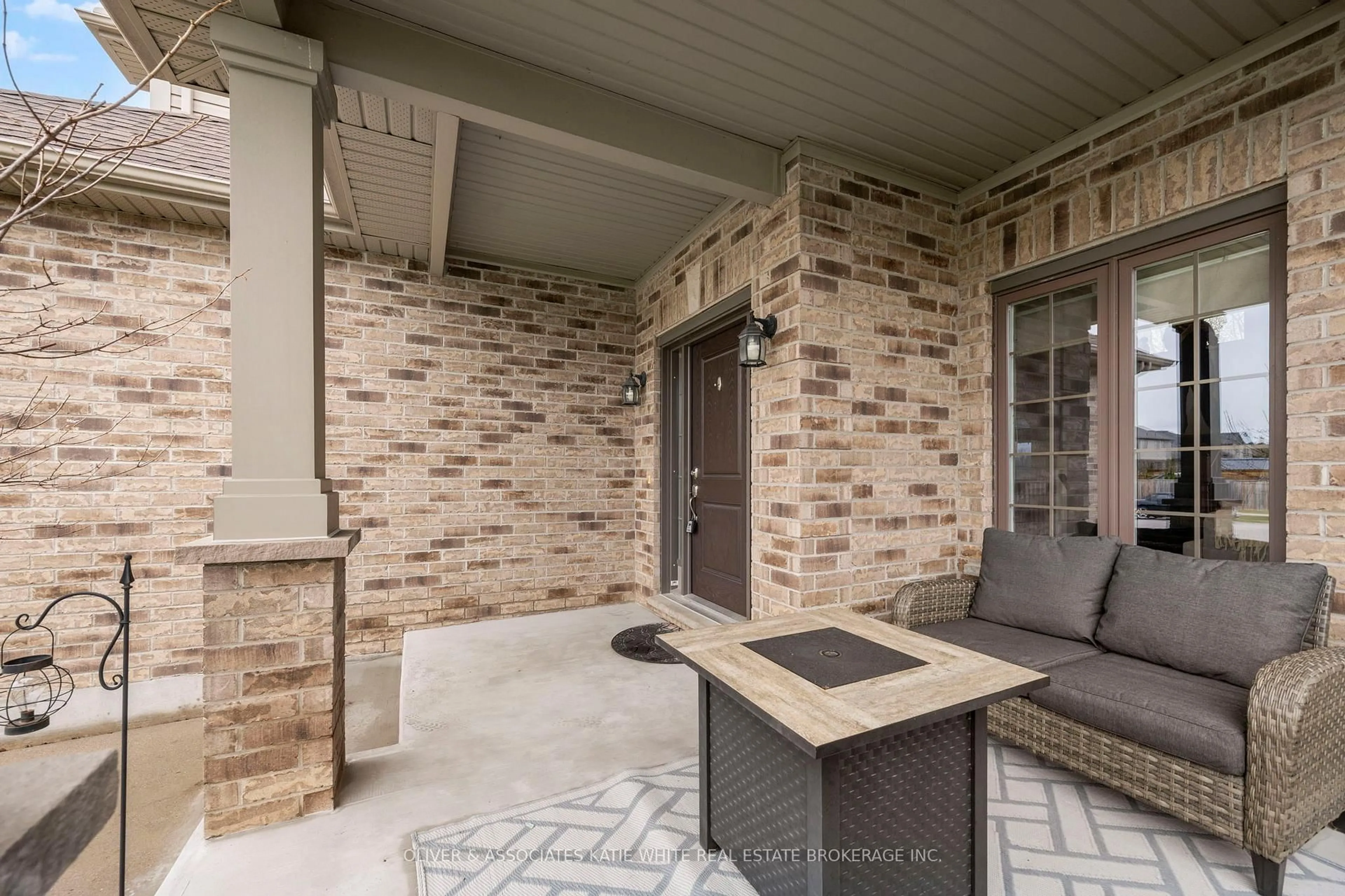 Patio, street for 187 Watson St, Lucan Biddulph Ontario N0M 2J0