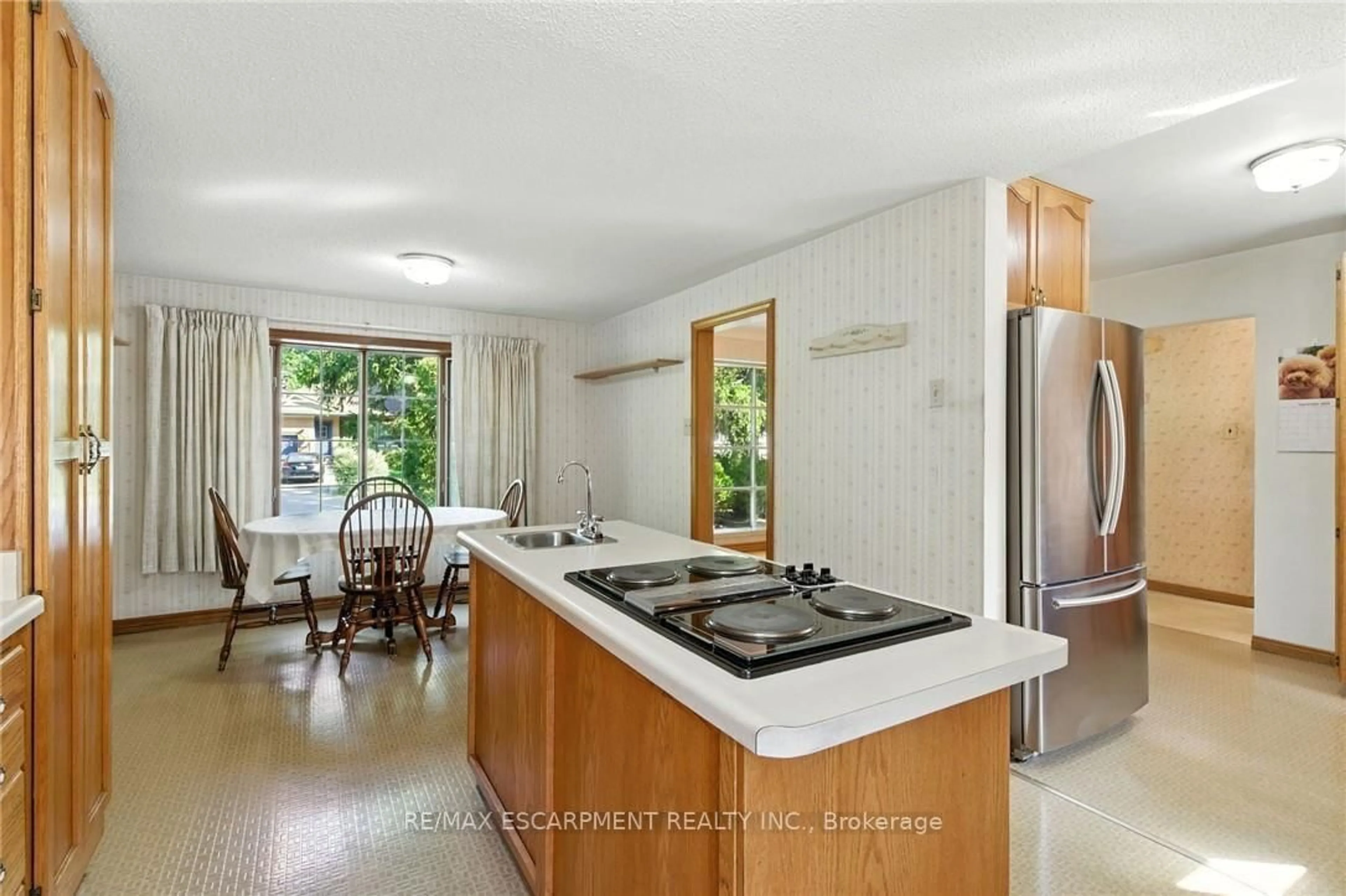 Open concept kitchen, unknown for 18 Jasper Dr, Hamilton Ontario L8G 2S7